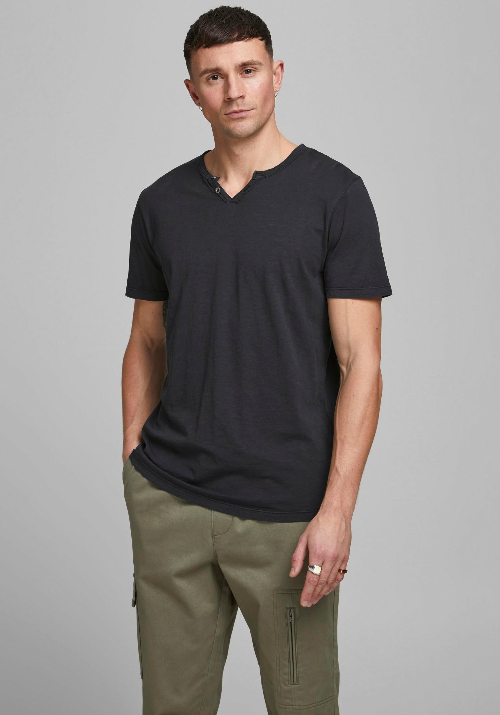 Jack & Jones T-Shirt "SPLIT NECK TEE" mit V-Ausschnitt