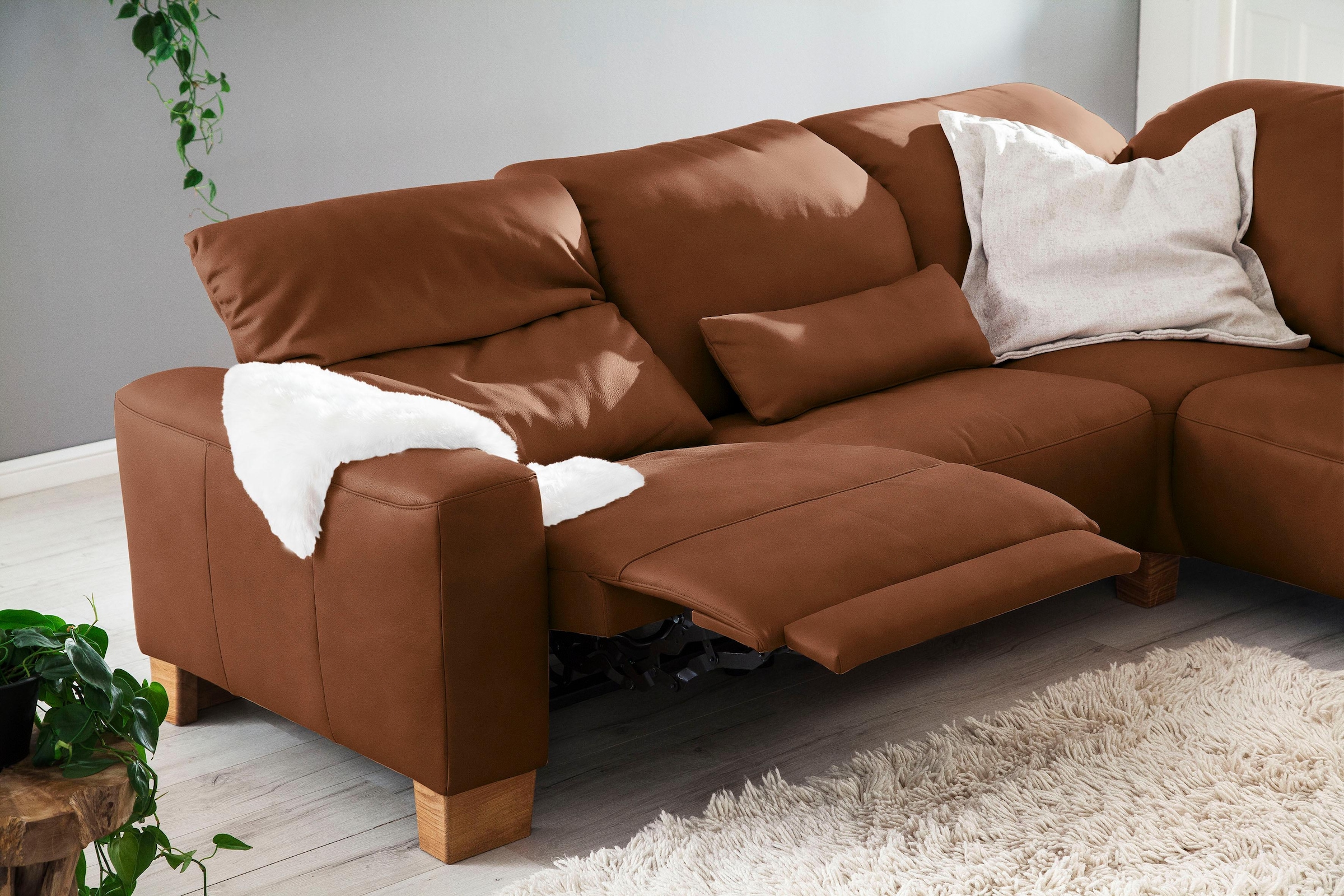 Home affaire Ecksofa »Juist L-Form«, mit Kopfteilverstellung und schwarzen Metallkufen