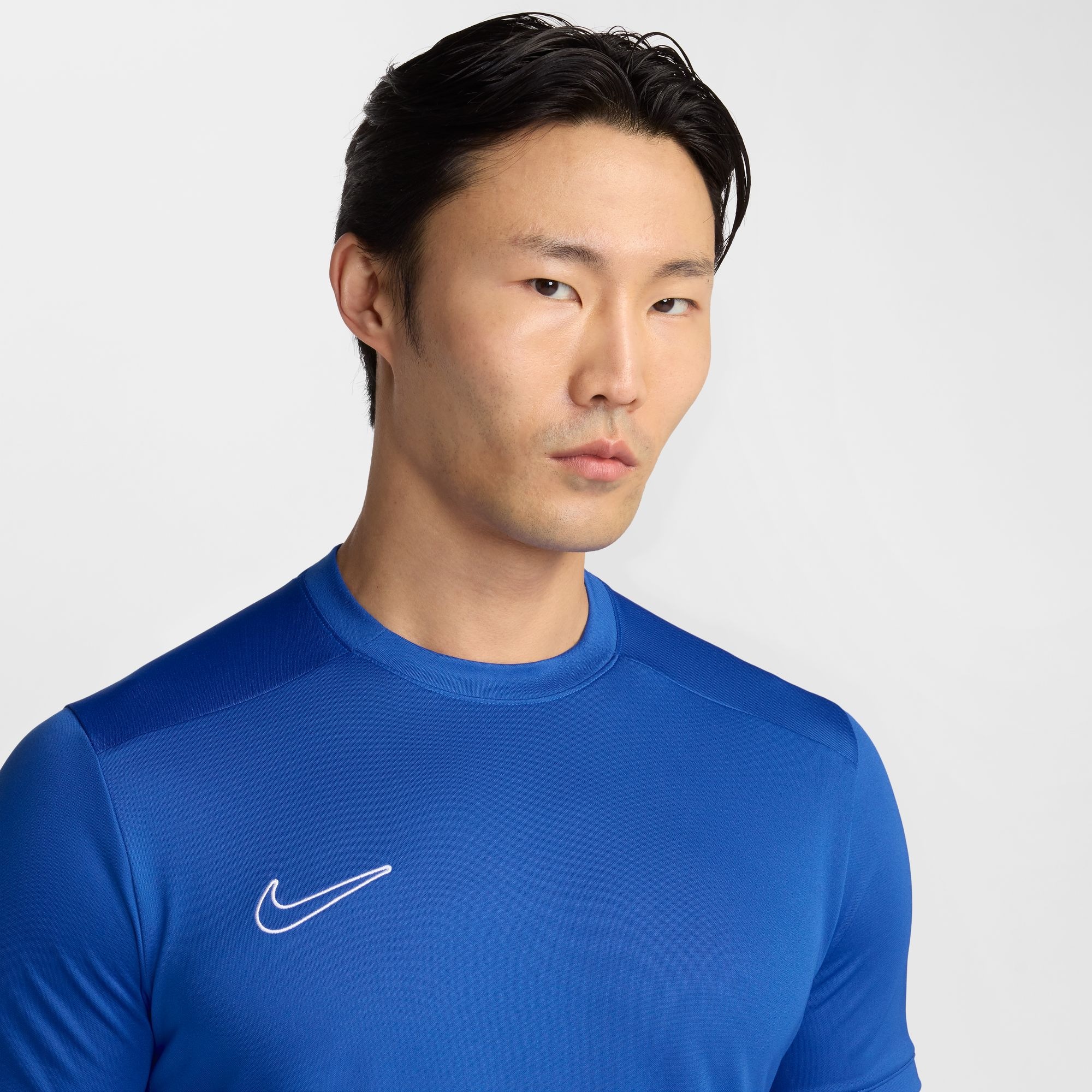 Thumbnail - Nike Fußballtrikot "Nike Academy Mens Dri-FIT Short-Sleeve Soccer Top" für Training und Freizeit, mit seitlichen Mesh-Ei...