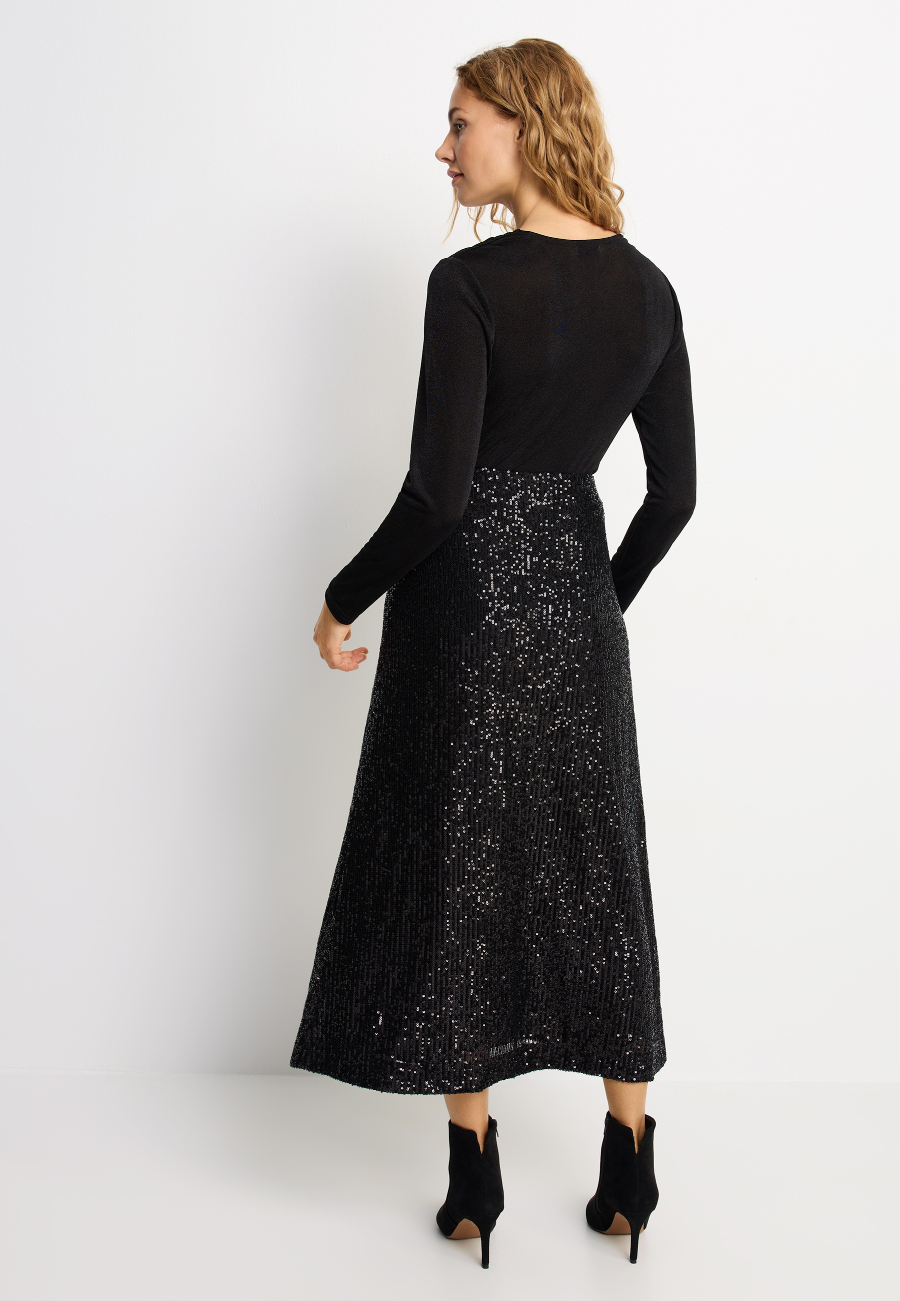 Thumbnail - LASCANA Langarmshirt aus glänzender Qualität