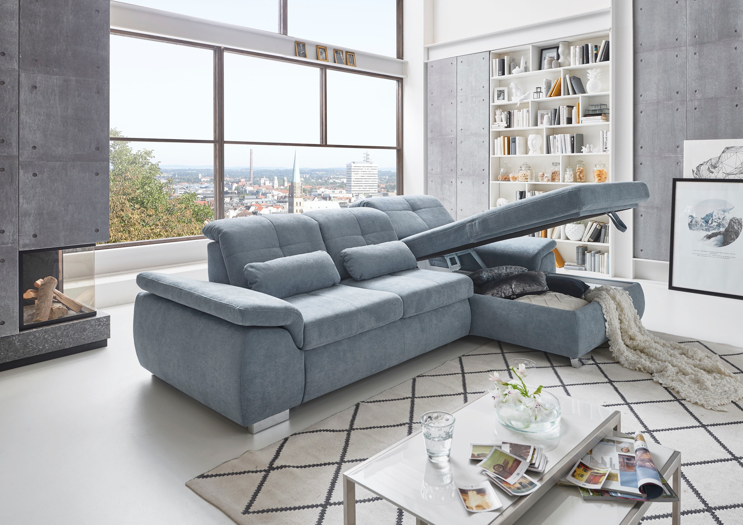 Die PlanBar Ecksofa "MP-IN16037 L-Form, Breite 289 cm, mit Federkern-Polsterung" mit Sitztiefenverstellung & Zierkissen