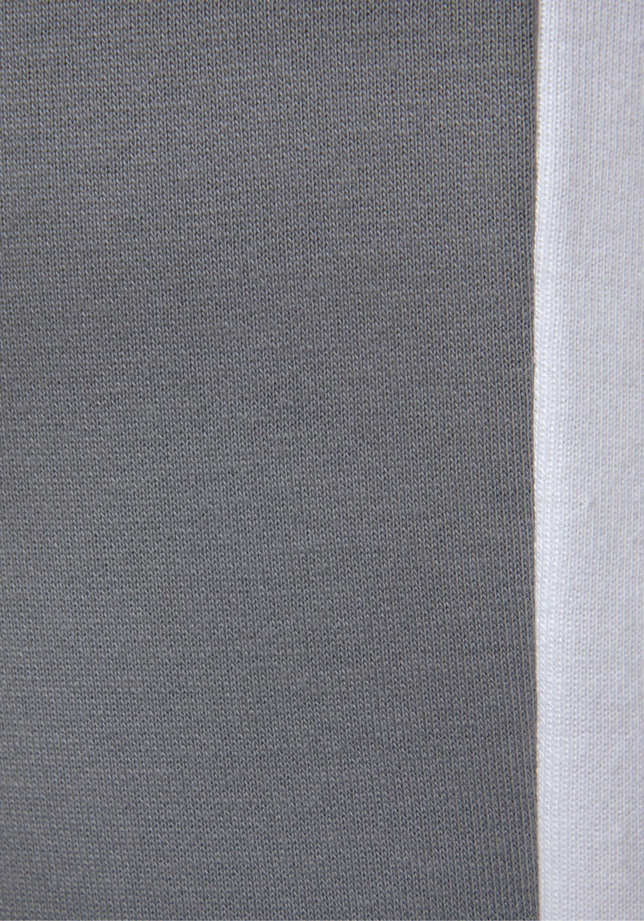Bench. Loungewear Sweathose, mit Seitenstreifen und schmalem Bein