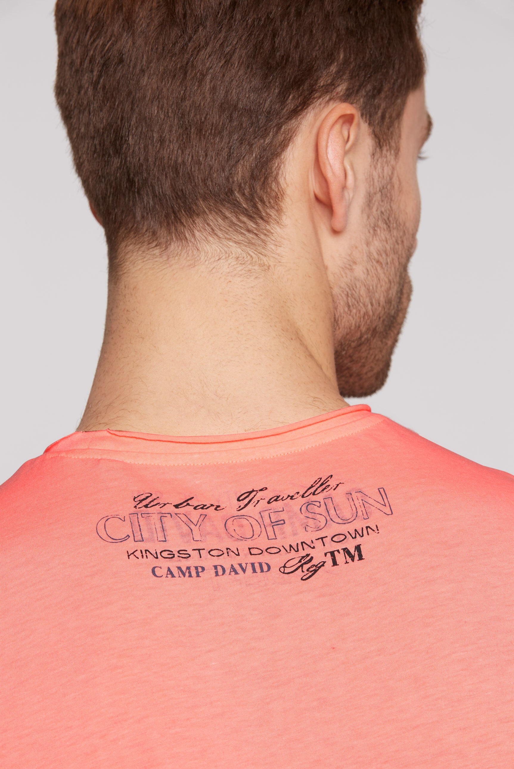 CAMP DAVID Rundhalsshirt, mit offener Kante am Ausschnitt