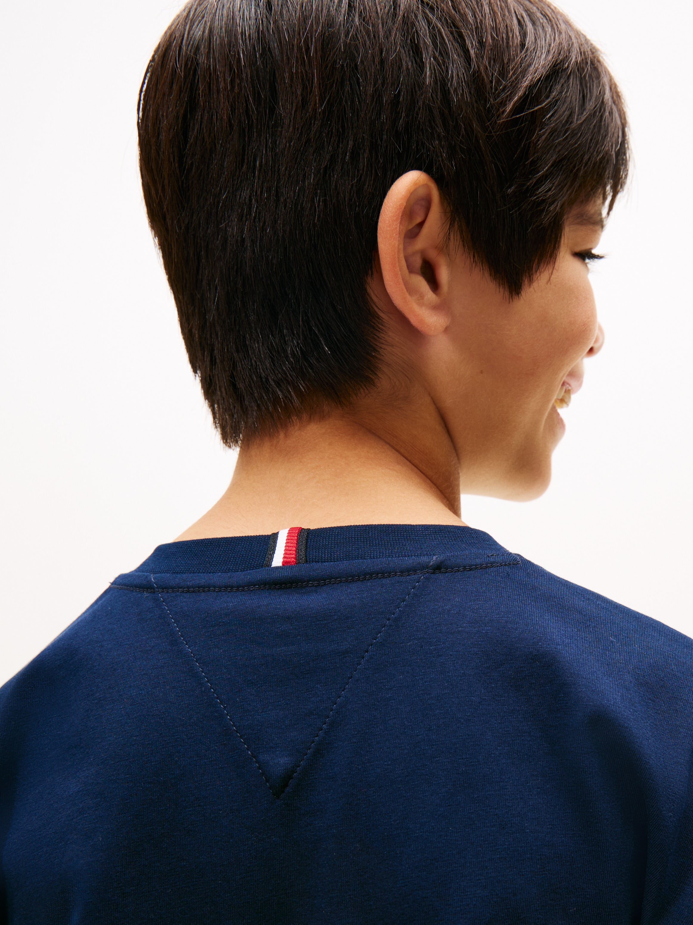 Tommy Hilfiger T-Shirt »ESSENTIAL ARCHIVE FIT TEE SS« Kinder bis 16 Jahre, Rundhals, Logostickerei