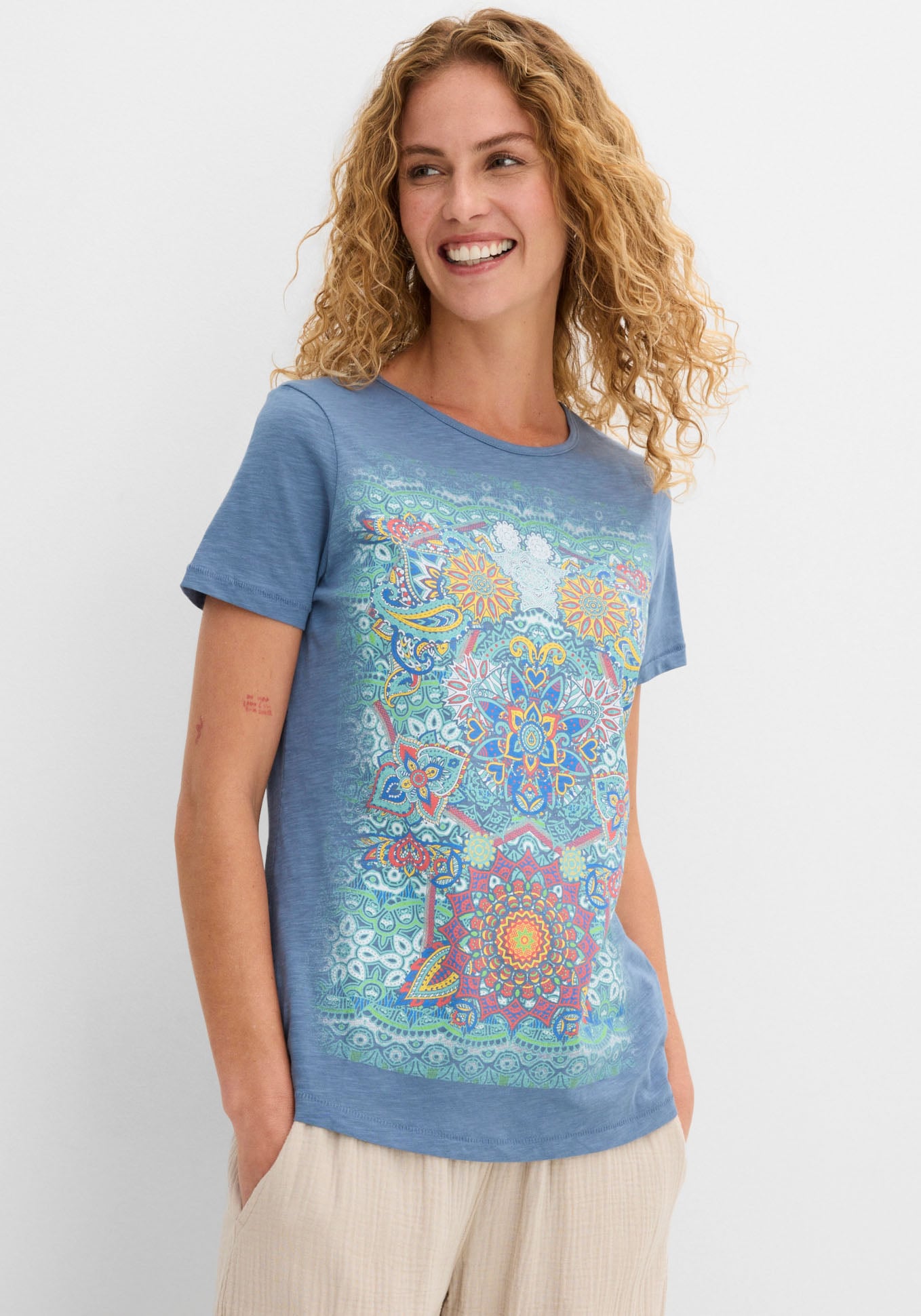 bonprix T-Shirt "T-Shirt aus reiner Baumwolle" Regular Fit, Kurzarm, aus Baumwolle, mit farbenfrohem Print