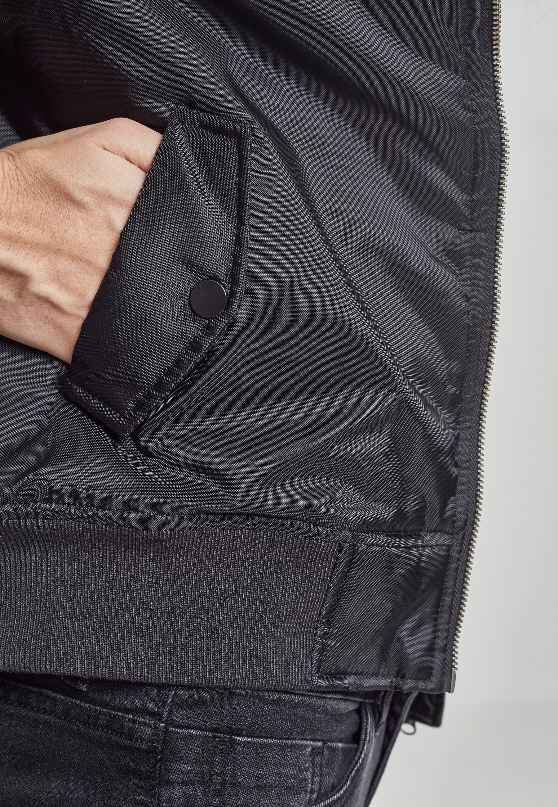 URBAN CLASSICS Allwetterjacke »Urban Classics Damen Ladies Basic Bomber Jacket« 1 Stk. tlg. ohne Kapuze