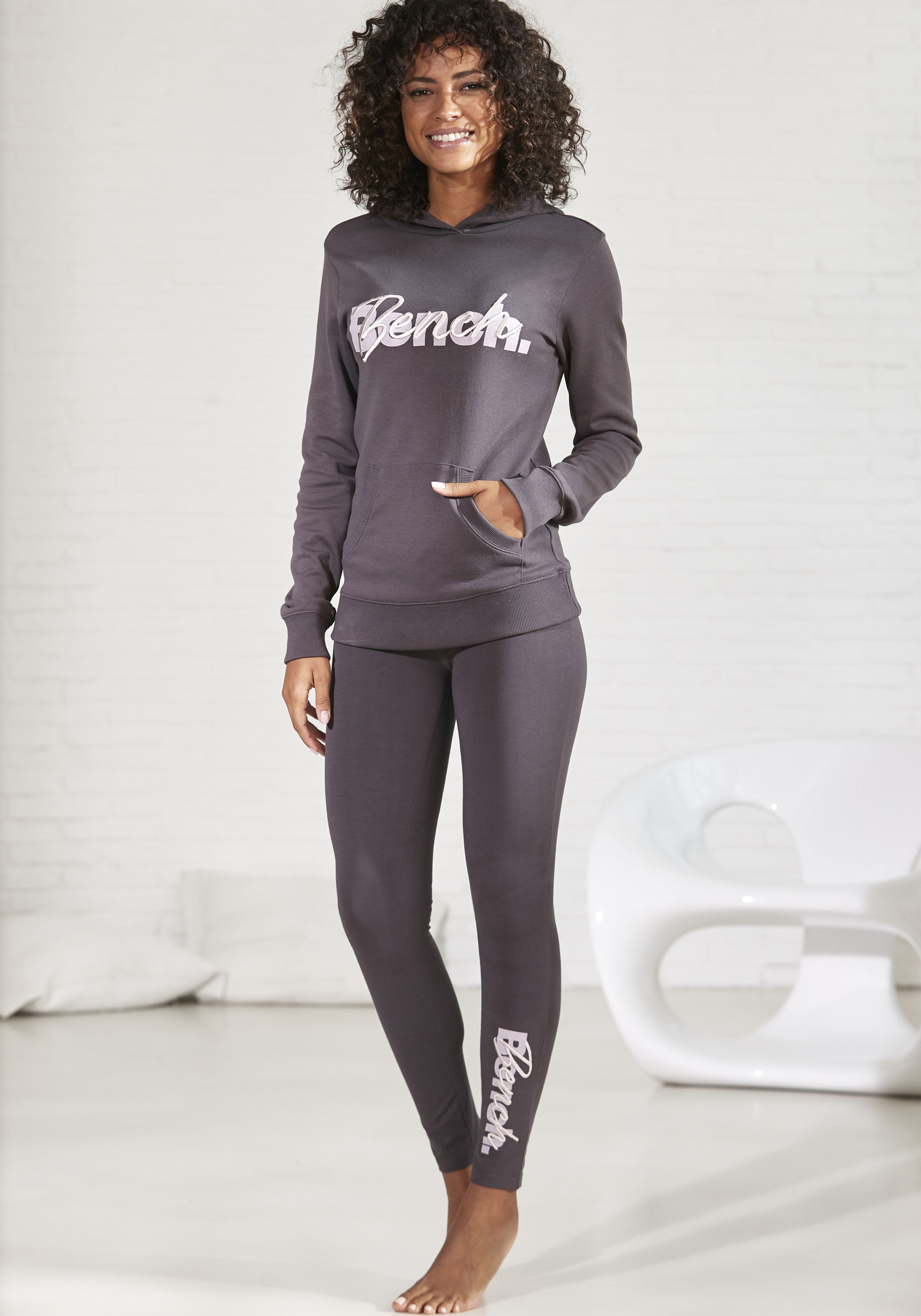 Thumbnail - Bench. Loungewear Kapuzensweatshirt, mit Kängurutasche, Loungeanzug, Hoodie
