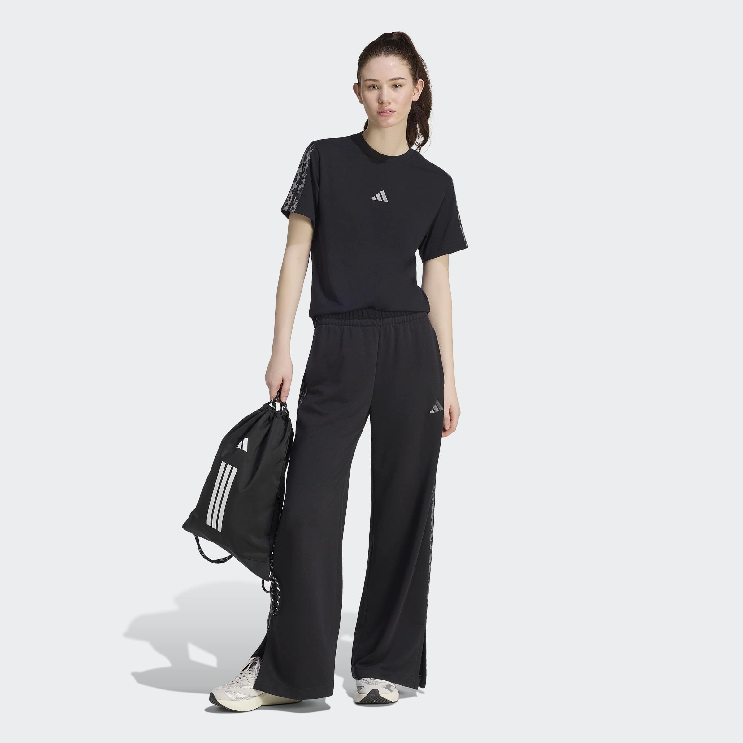adidas Sportswear T-Shirt »W AOP 3S SJ TEE« mit Rundhalsausschnitt, ohne Verschluss, aus Baumwolle