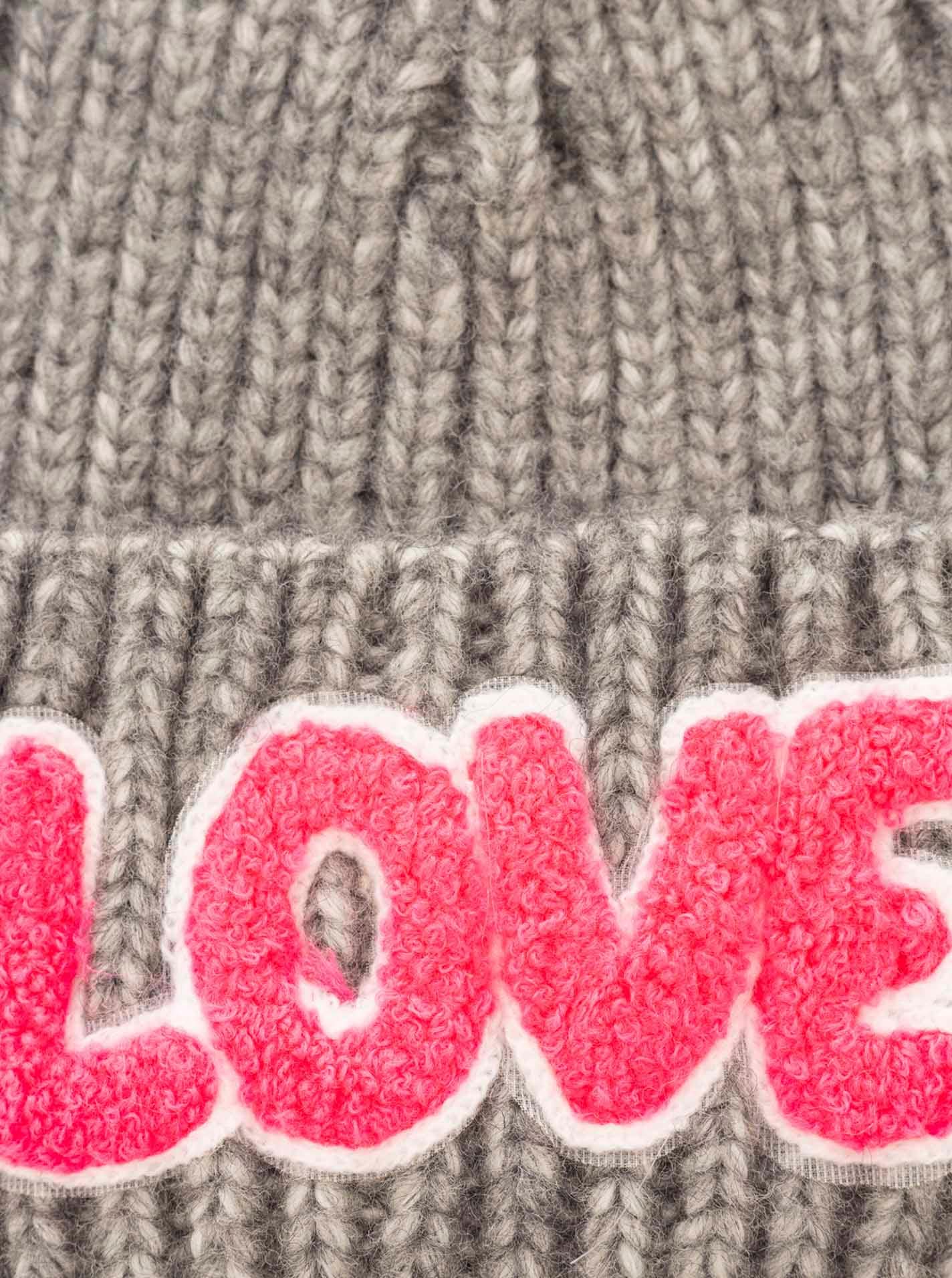 Zwillingsherz Beanie »"Love Label"«, mit LOVE-Schriftzug und Wollanteil