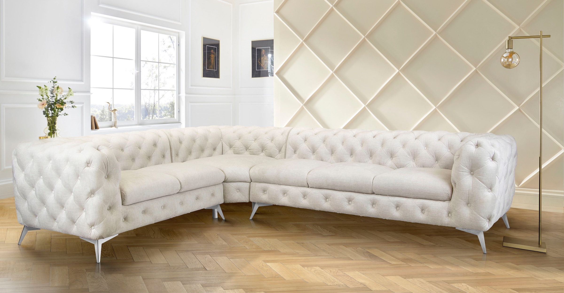 Leonique Chesterfield-Sofa »Ecksofa GLYNIS L-Form mit Wellenunterfederung, Maße B/T/H 323/264/75cm«, aufwändige Knopfheftung, moderne Chesterfield Optik, Fußfarbe wählbar