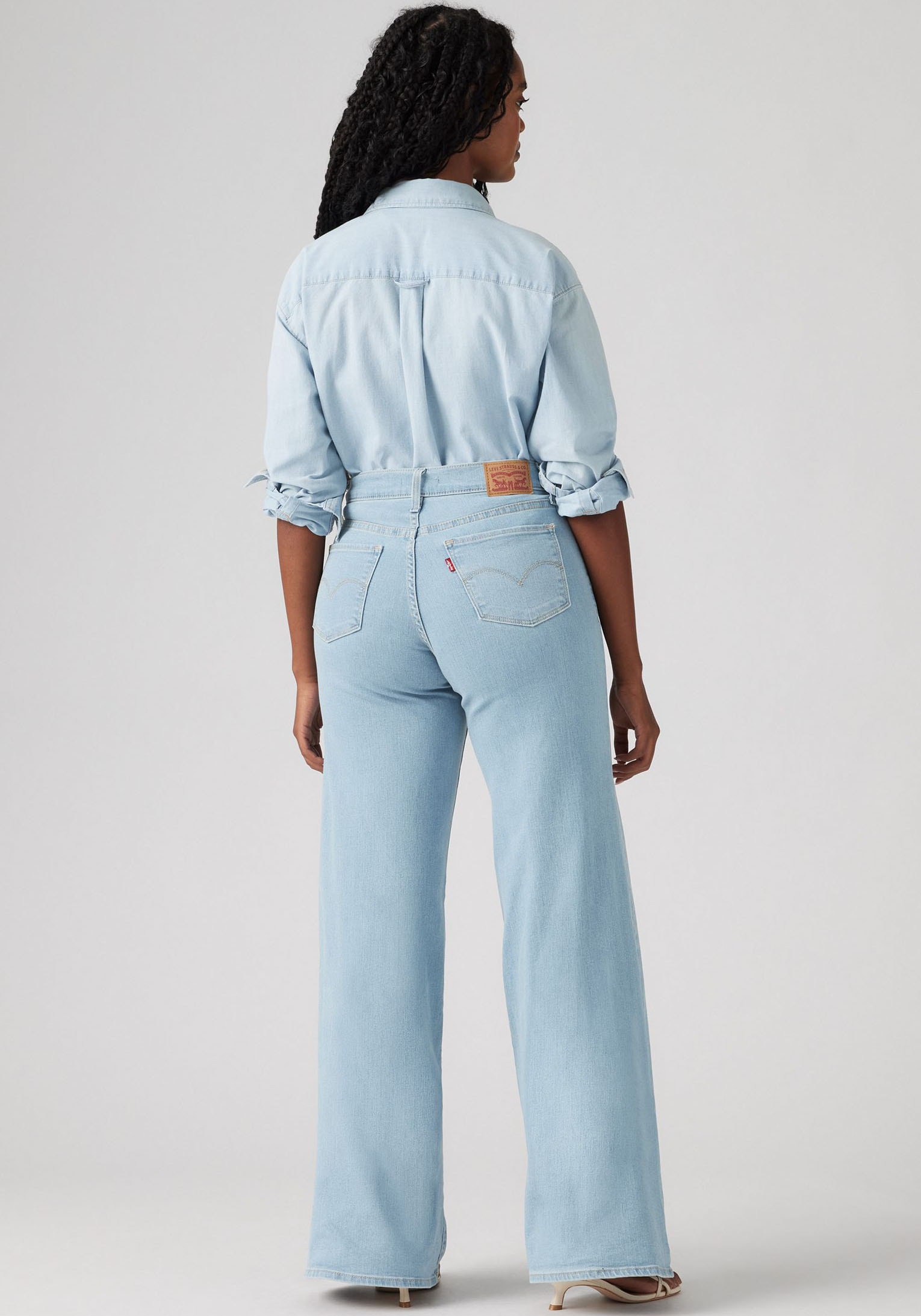 Levi's® Weite Jeans »Jeans 318 SHAPING«, im Five-Pocket Style