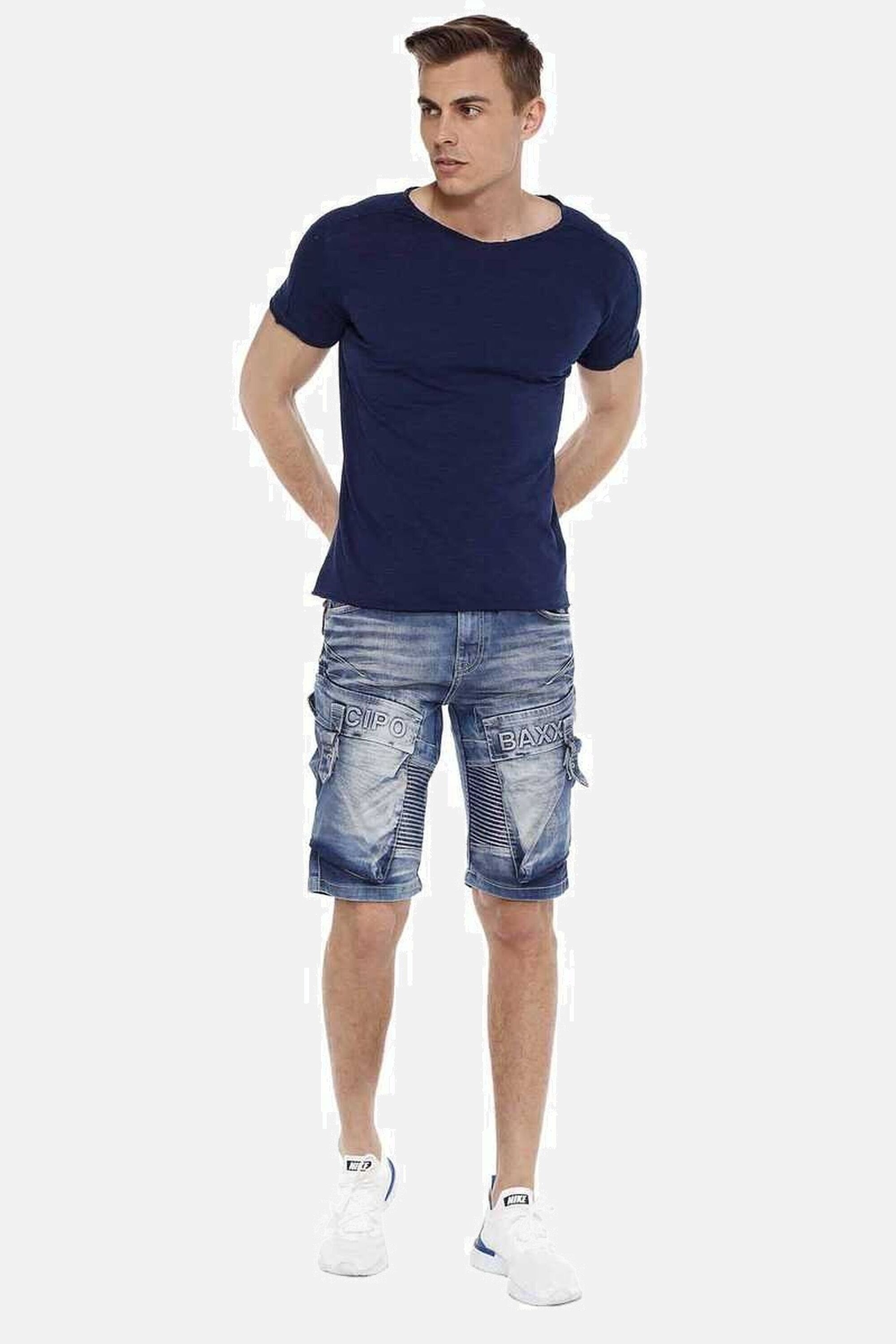 Cipo & Baxx Shorts »Shorts«, mit lässigem Rippenmuster, CK-189