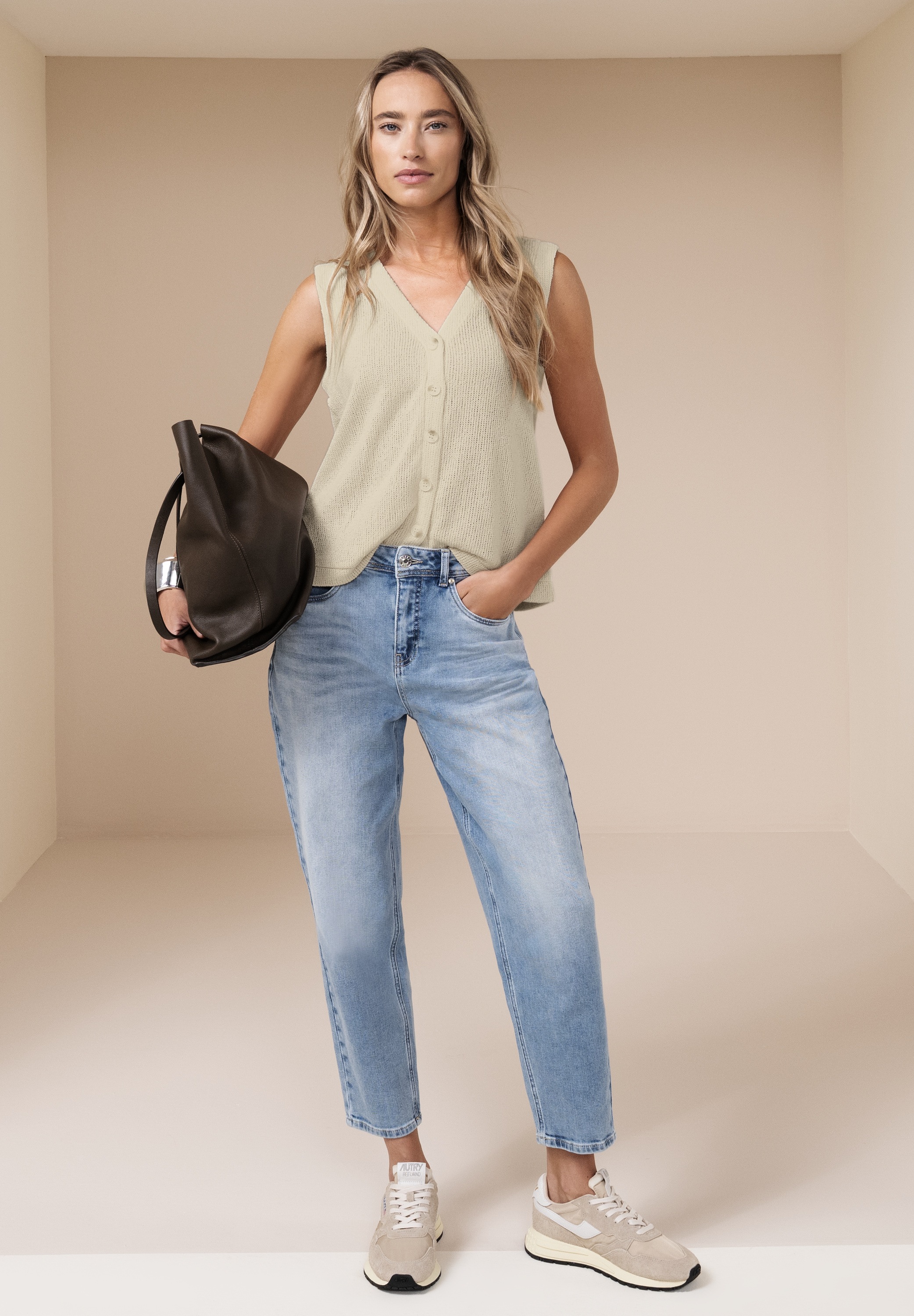 STREET ONE Strickweste mit V-Neck im Strick-Look