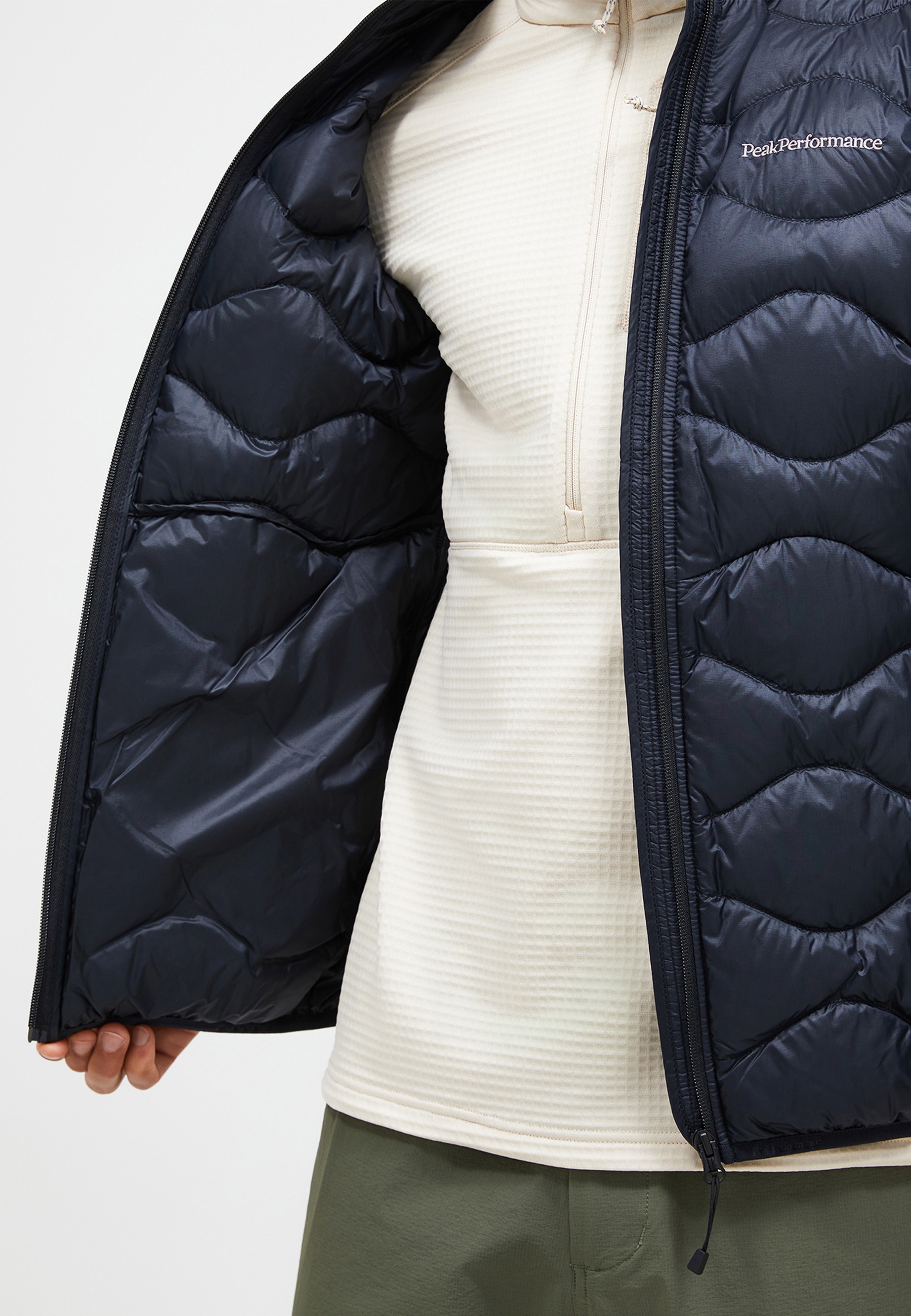 Peak Performance Daunenjacke »M Helium Down Jacket« mit sportivem Design