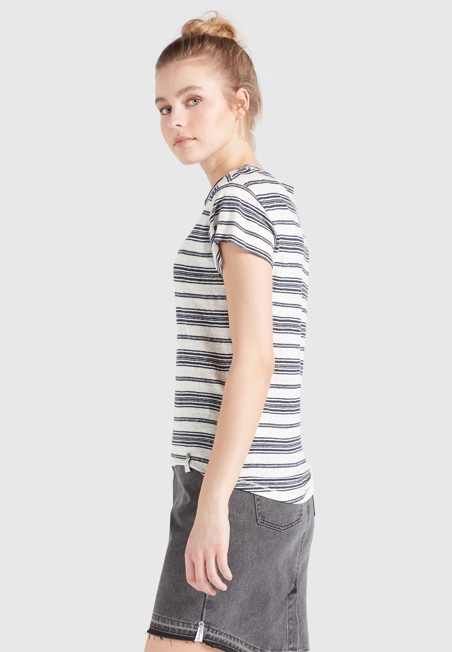 khujo T-Shirt »MATAMA«, mit Saum zum Knoten