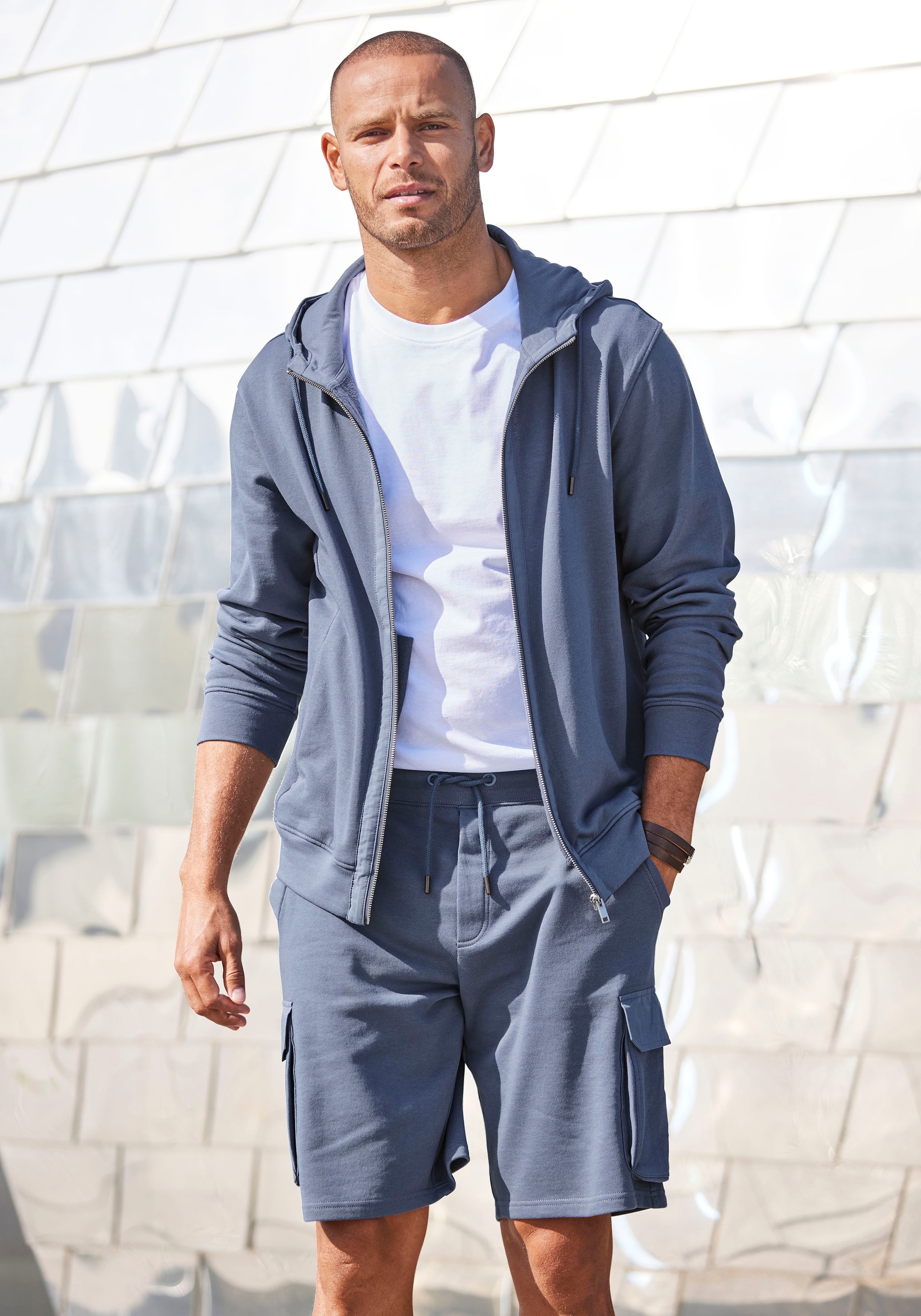 AUTHENTIC LE JOGGER Kapuzensweatjacke, Sweatjacke mit Eingrifftaschen aus Baumwoll-Mix