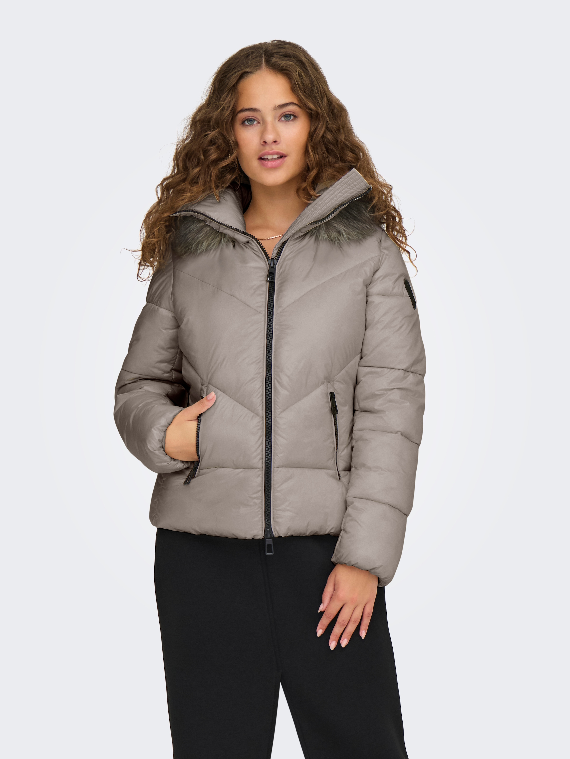 ONLY Steppjacke "ONLFEVER SHORT PUFFER LIFE CC OTW", mit Kapuze günstig online kaufen