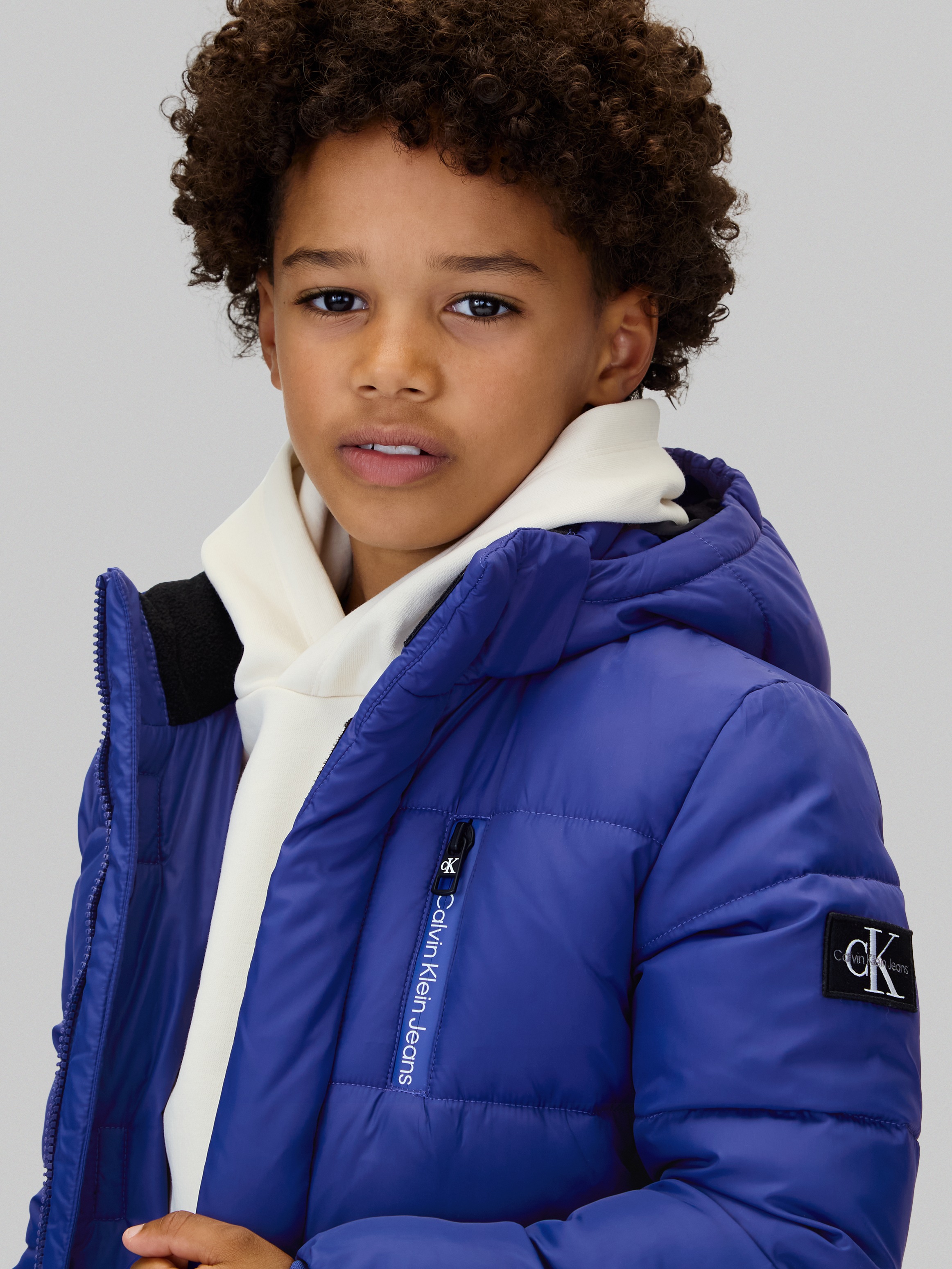 Thumbnail - Calvin Klein Jeans Winterjacke "ESSENTIAL PUFFER JACKET" mit Kapuze für Kinder bis 16 Jahre und mit Logopatch