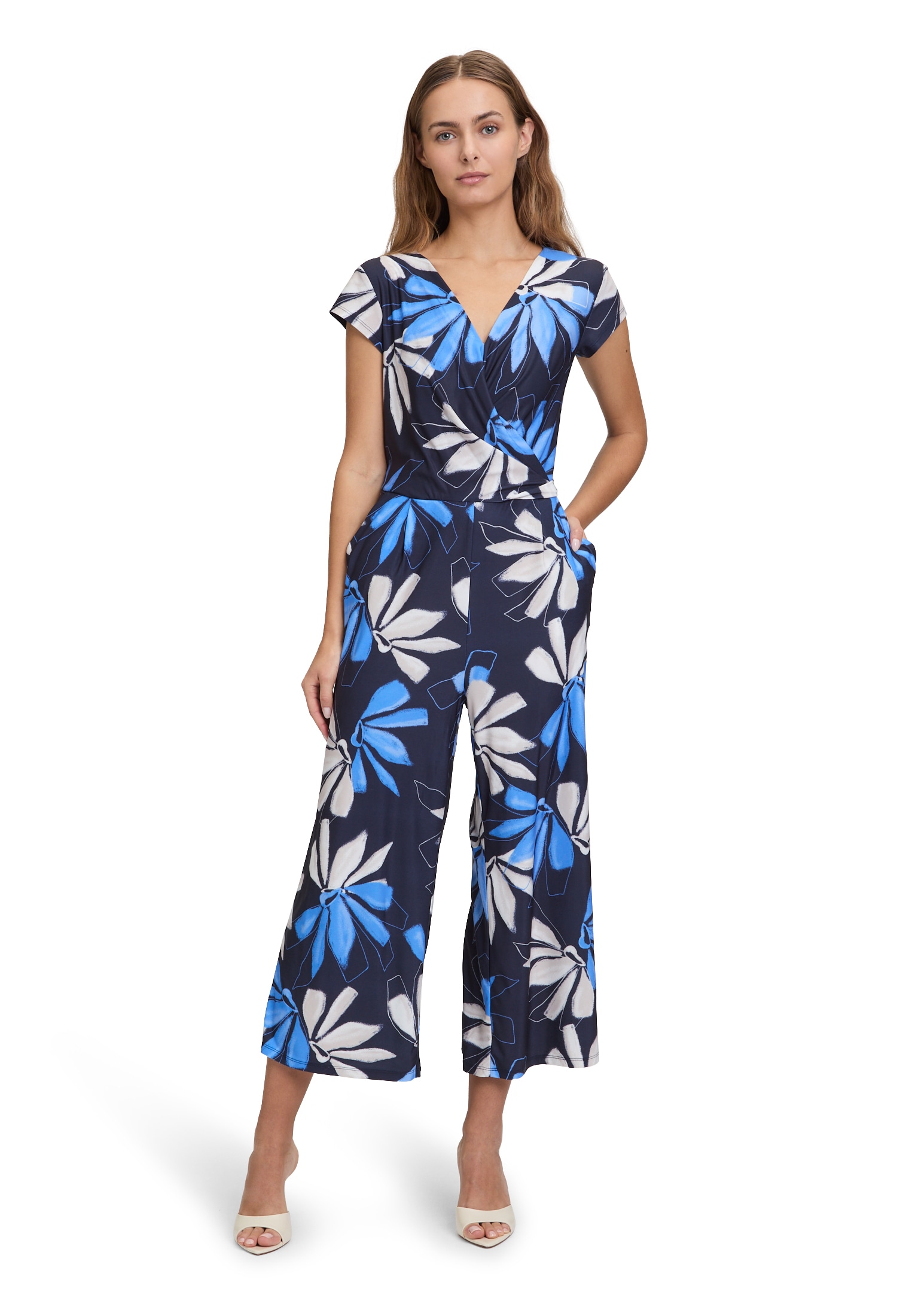 Betty&Co Overall "Damen Jumpsuit kurzarm", 1 Stk. Falten günstig online kaufen