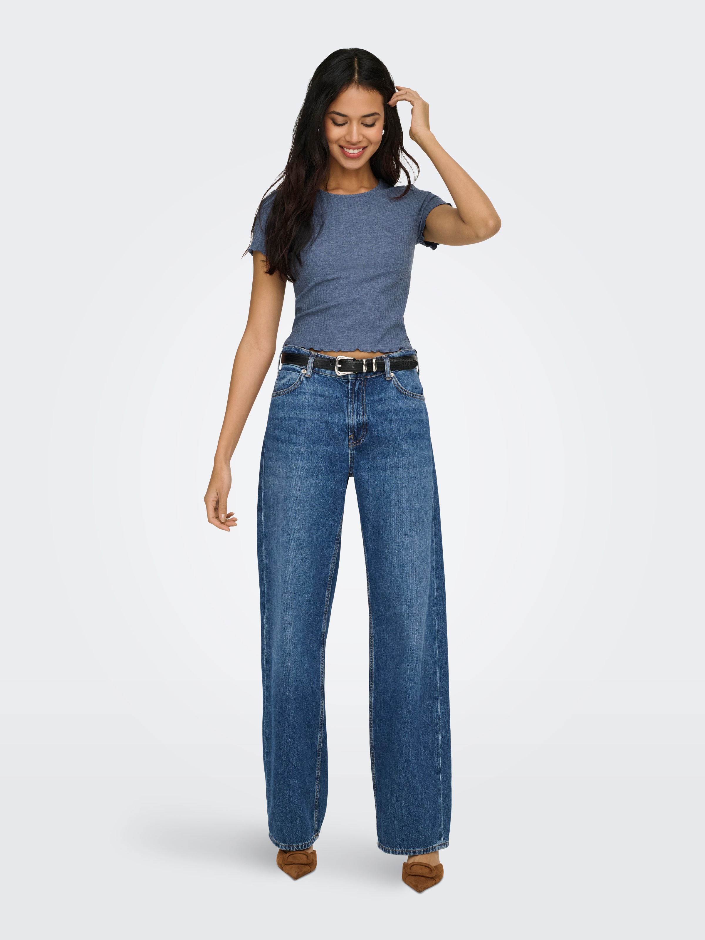 ONLY Rundhalsshirt »ONLEMMA S/S SHORT TOP NOOS JRS« Rundhals, modisch, regular fit, gewellter Abschluss, unifarben