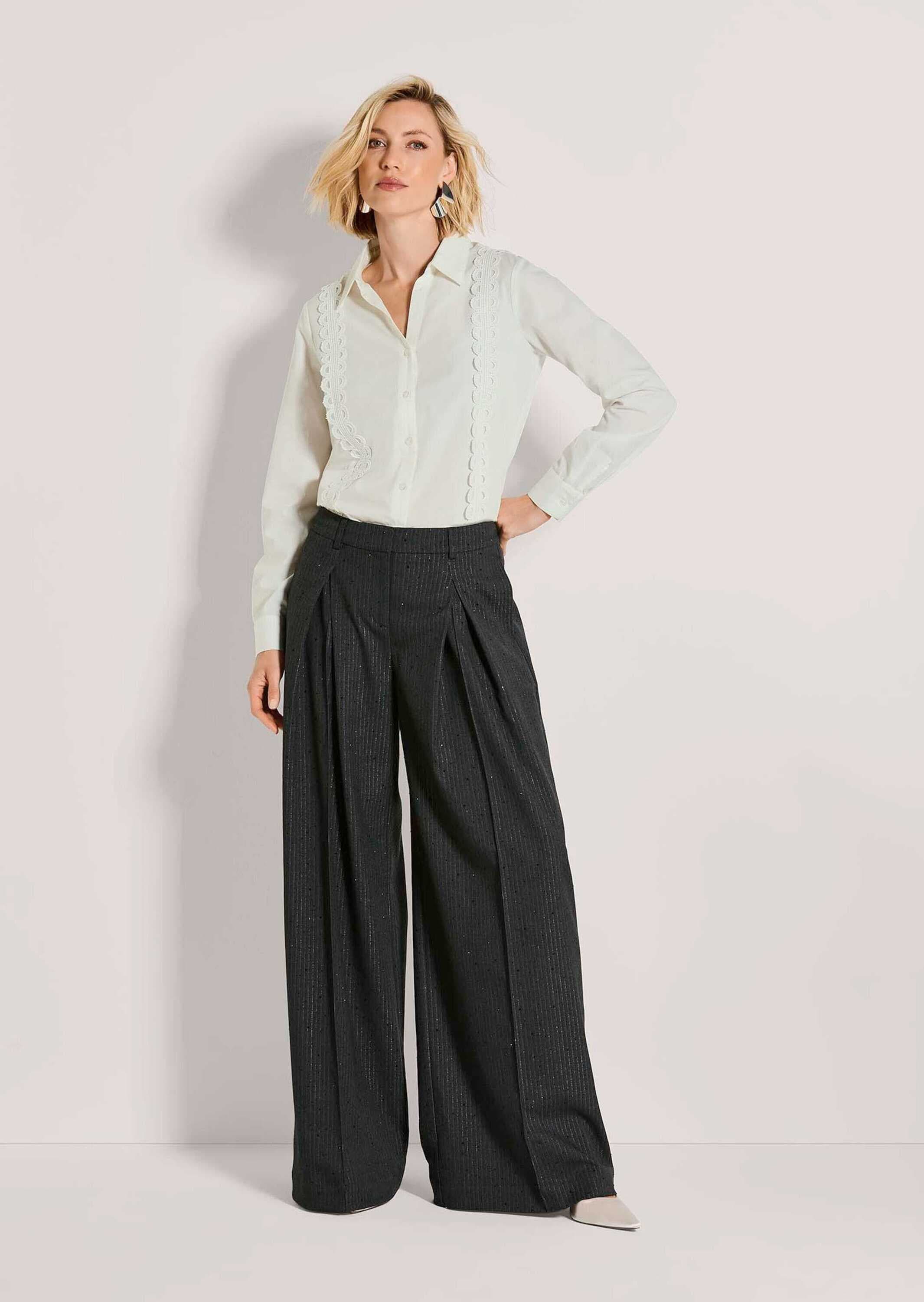 MADELEINE Stoffhose »Bundfaltenhose Nadelstreifenhose mit Strassdekoration«