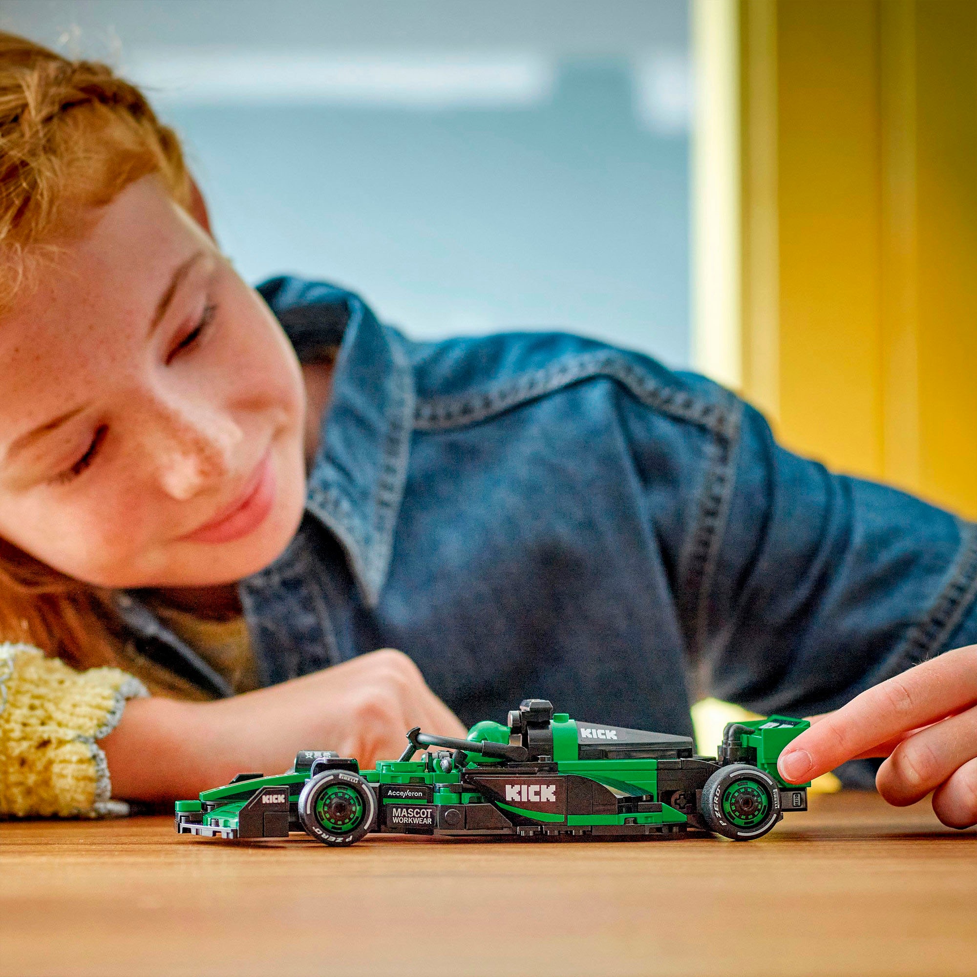 LEGO® Konstruktionsspielsteine »KICK Sauber F1® Team C44 Rennauto (77247), LEGO® Speed Champions« Made in Europe