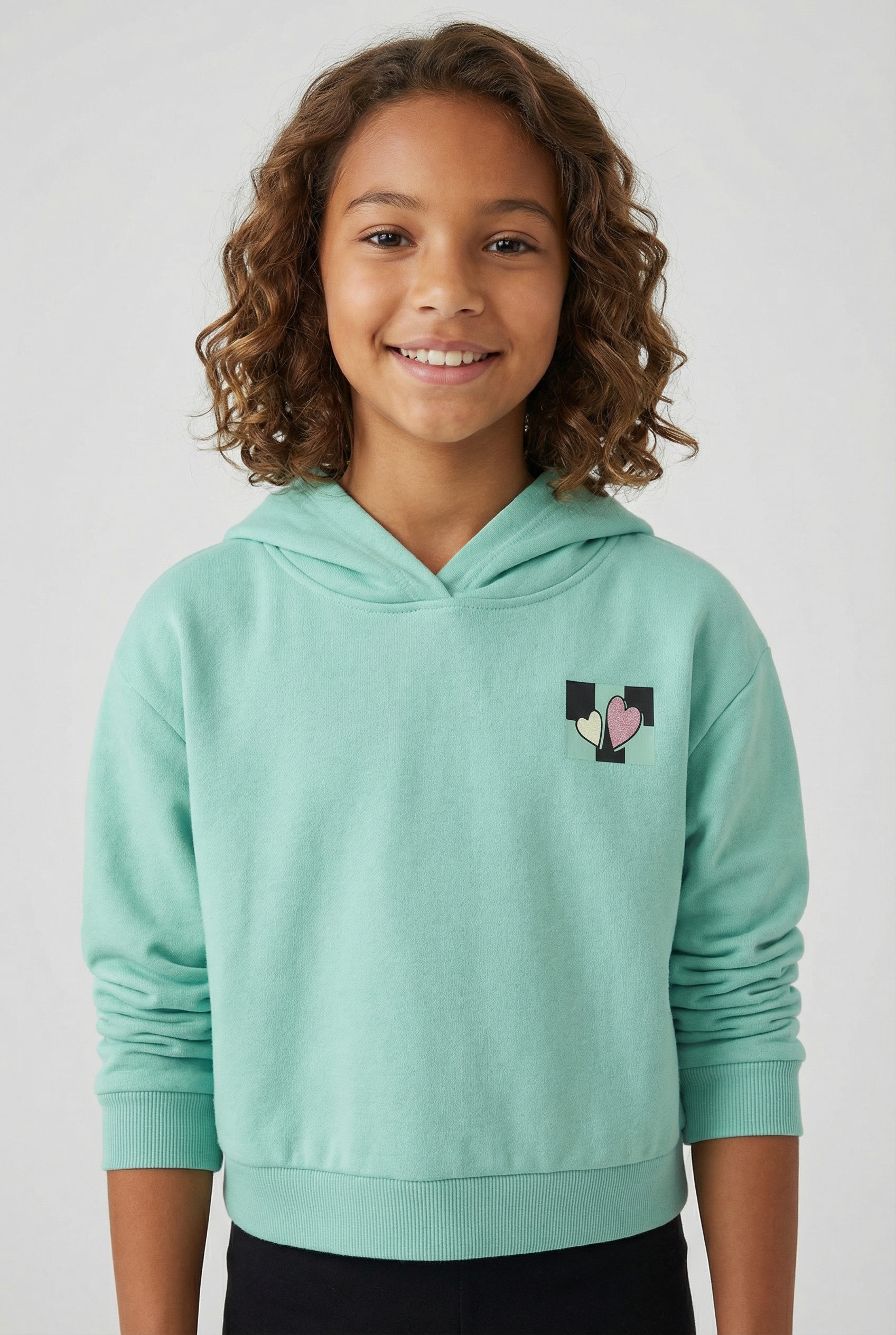 Name It Kapuzensweatshirt »NKFTARA LS CROP RLX SWE WH BRU PS NOOS«, mit kleinem Brust- und großem Rückendruck
