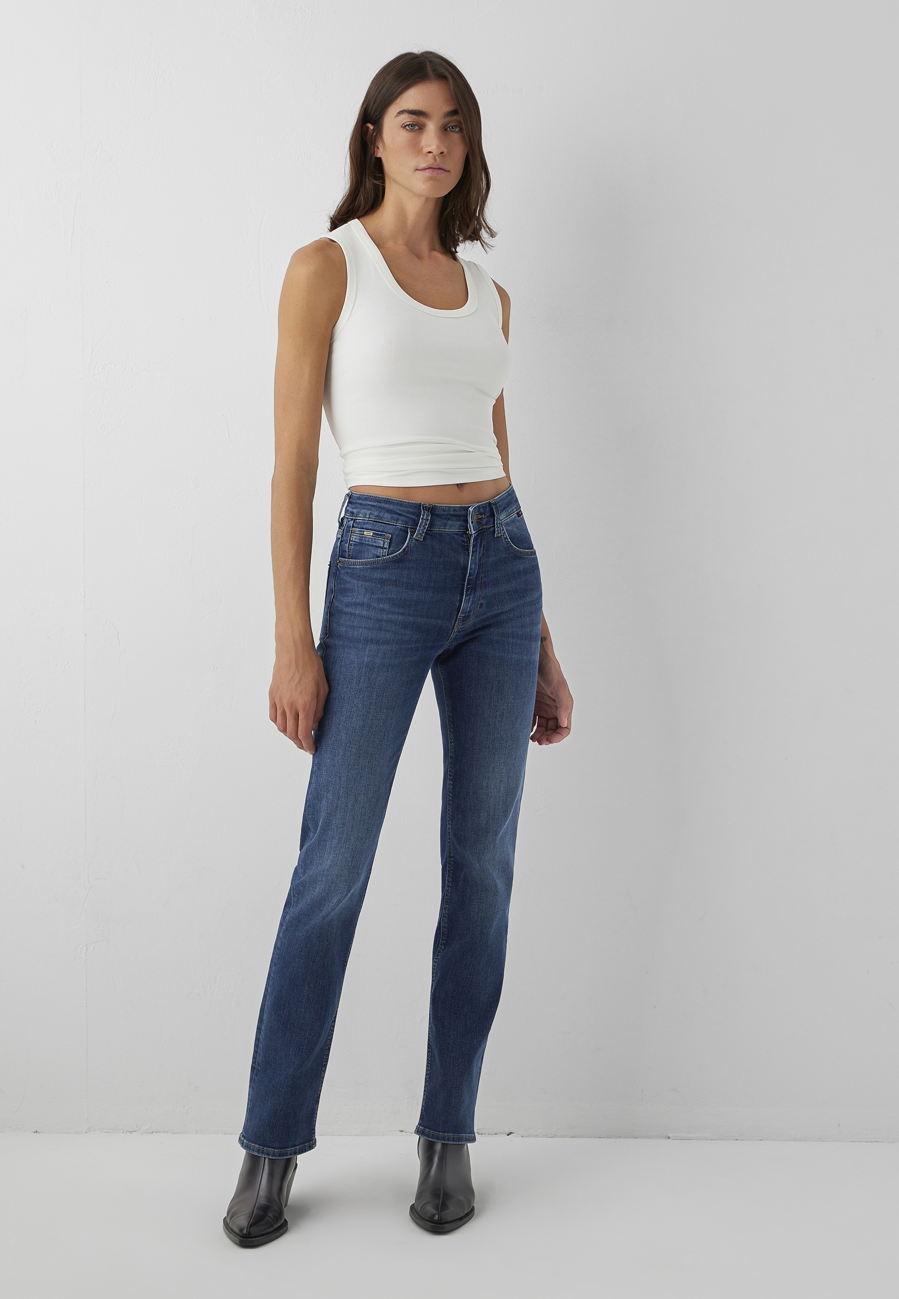 Mavi Straight-Jeans "KENDRA" gerde Form