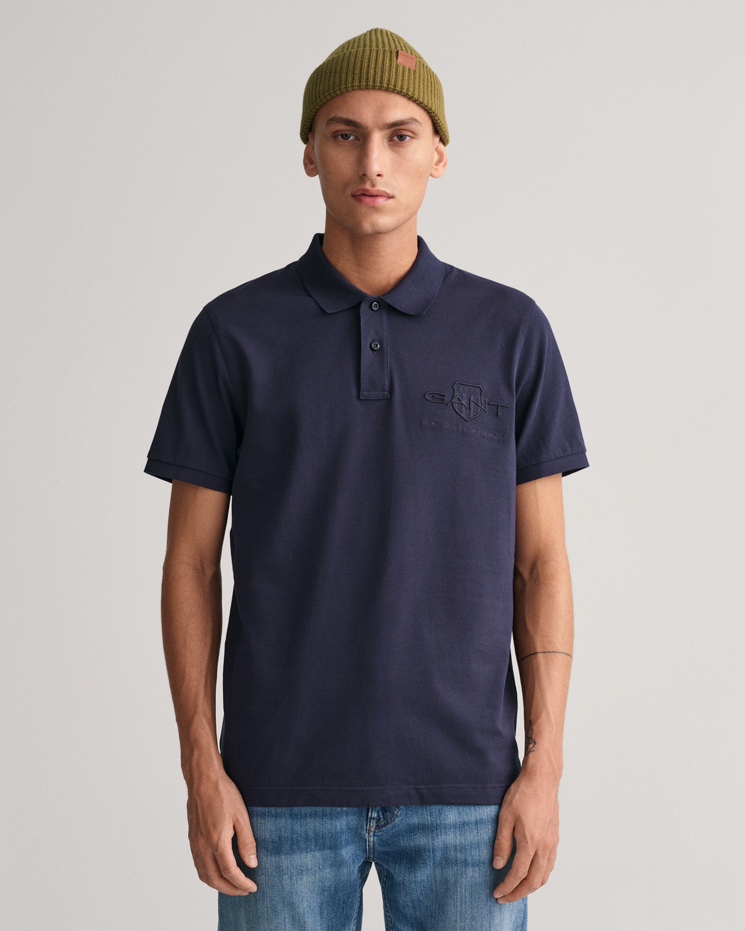 Poloshirt »REG TONAL SHIELD SS RUGGER«, Ton in Ton Stickerei auf der Brust