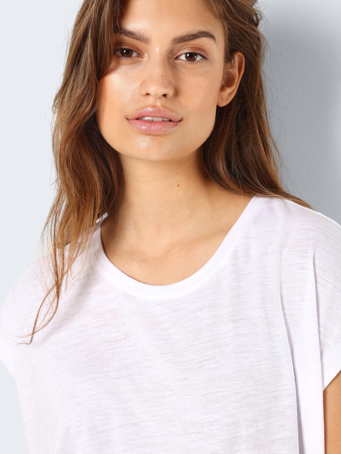 Thumbnail - Noisy may Kurzarmshirt "NMMATHILDE S/S LOOSE LONG TOP NOOS" Baumwollmischung, relaxed fit