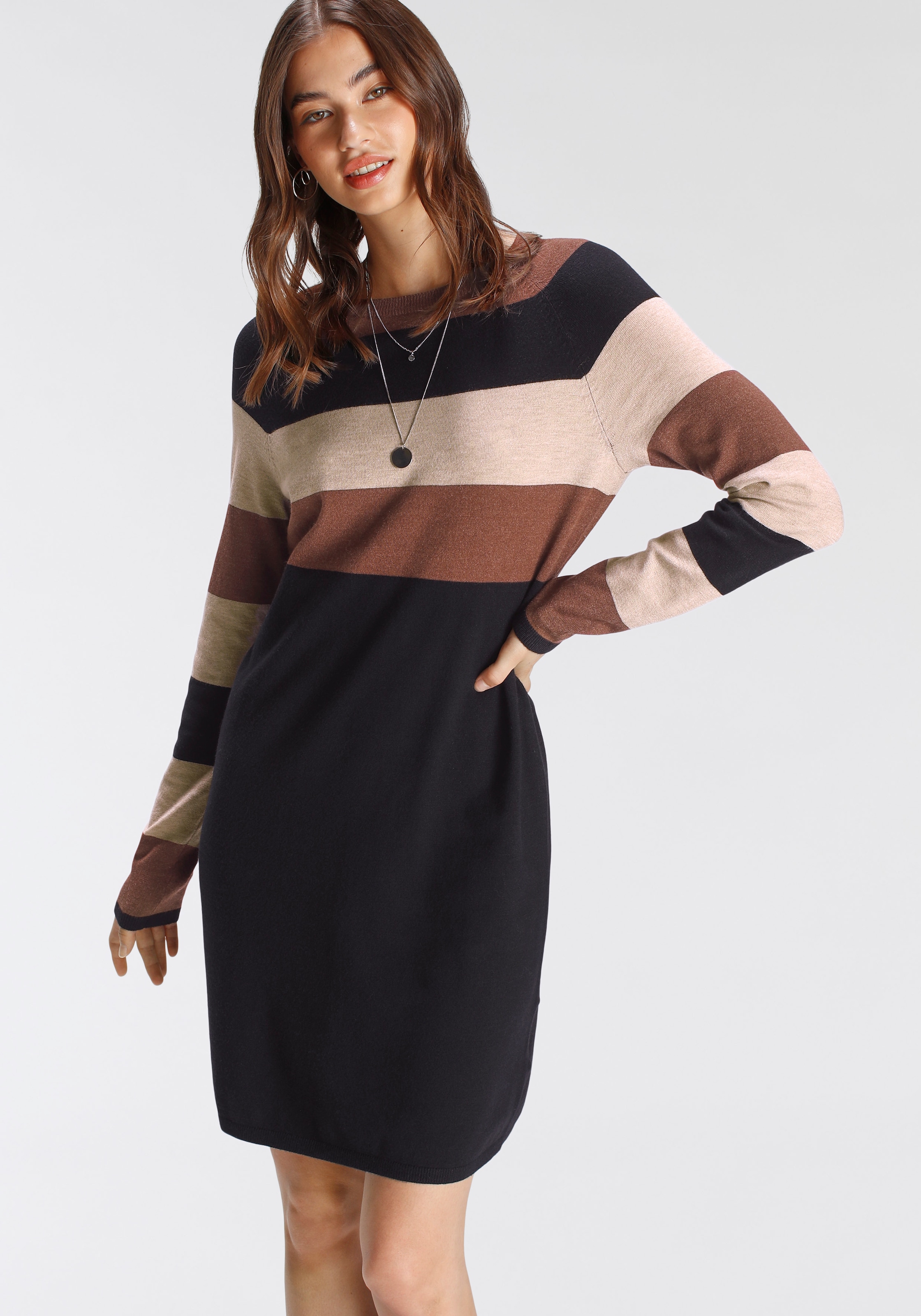 Tamaris Strickkleid "aus angenehmer Viskosemischung" mit modernen Streifen, ideal für die Übergangszeit