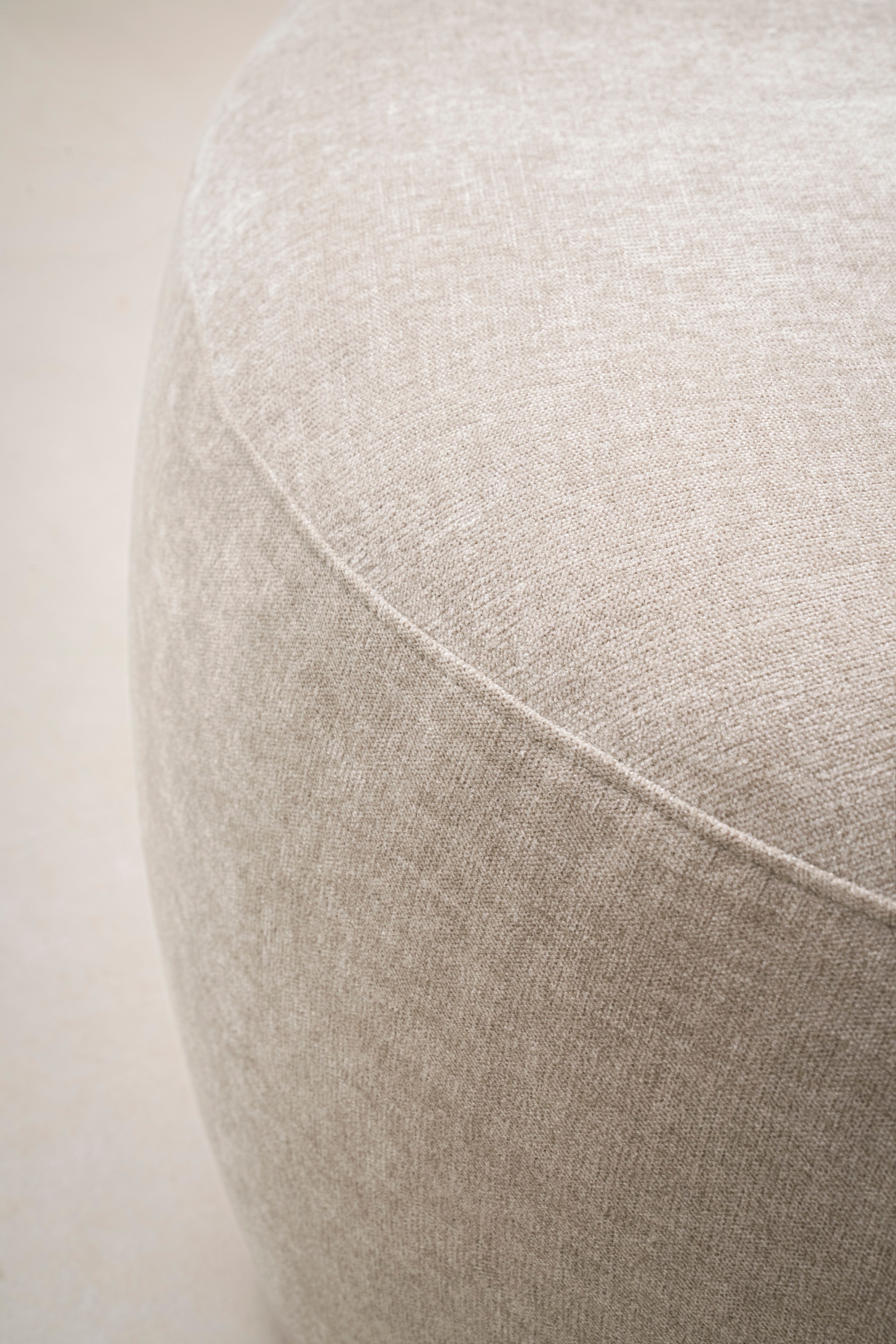 OTTO products Sessel »Kaarl, moderner Rundsessel, Loungesessel, Loveseat« Webstoff, in fünf Farben, inkl. Rückenkissen, zeitloses Design