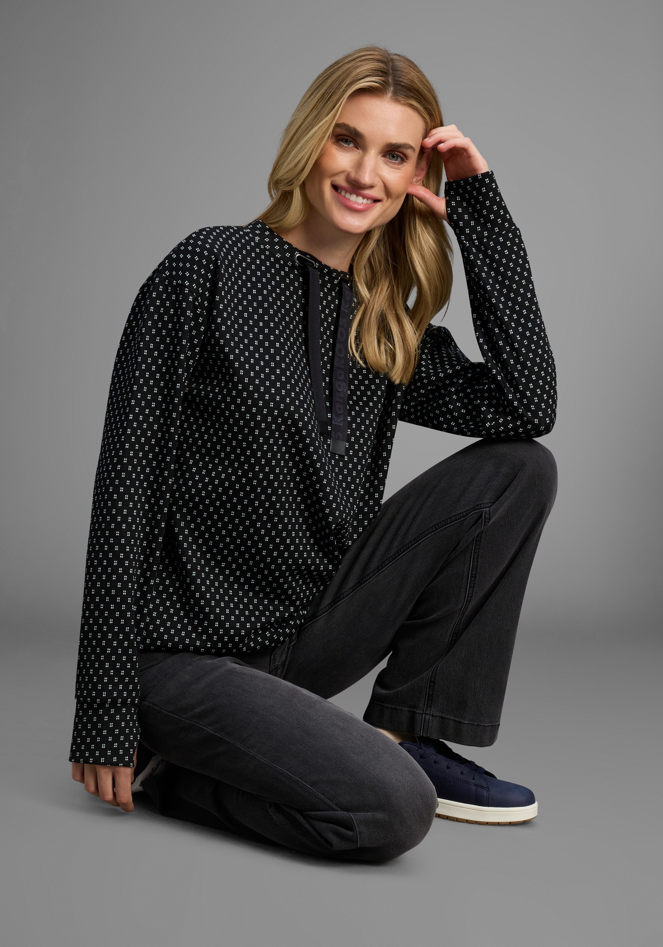 KangaROOS Sweatshirt, in strukturiertem Material mit Turtleneck