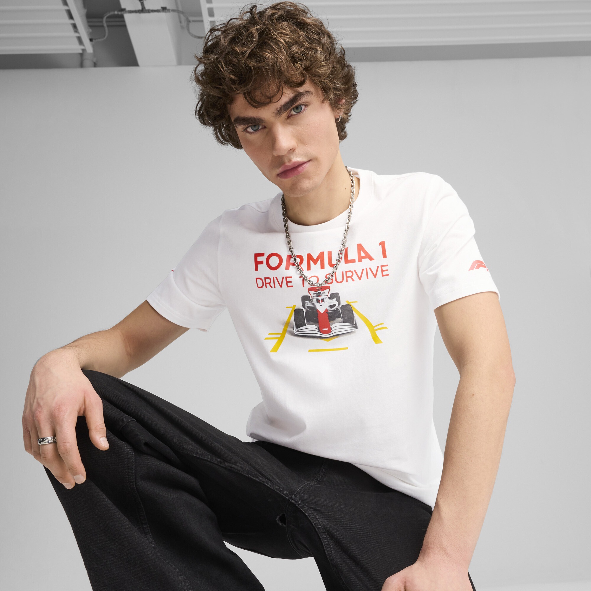 PUMA T-Shirt »F1® Drive to Survive Graphic Race T-Shirt Erwachsene«