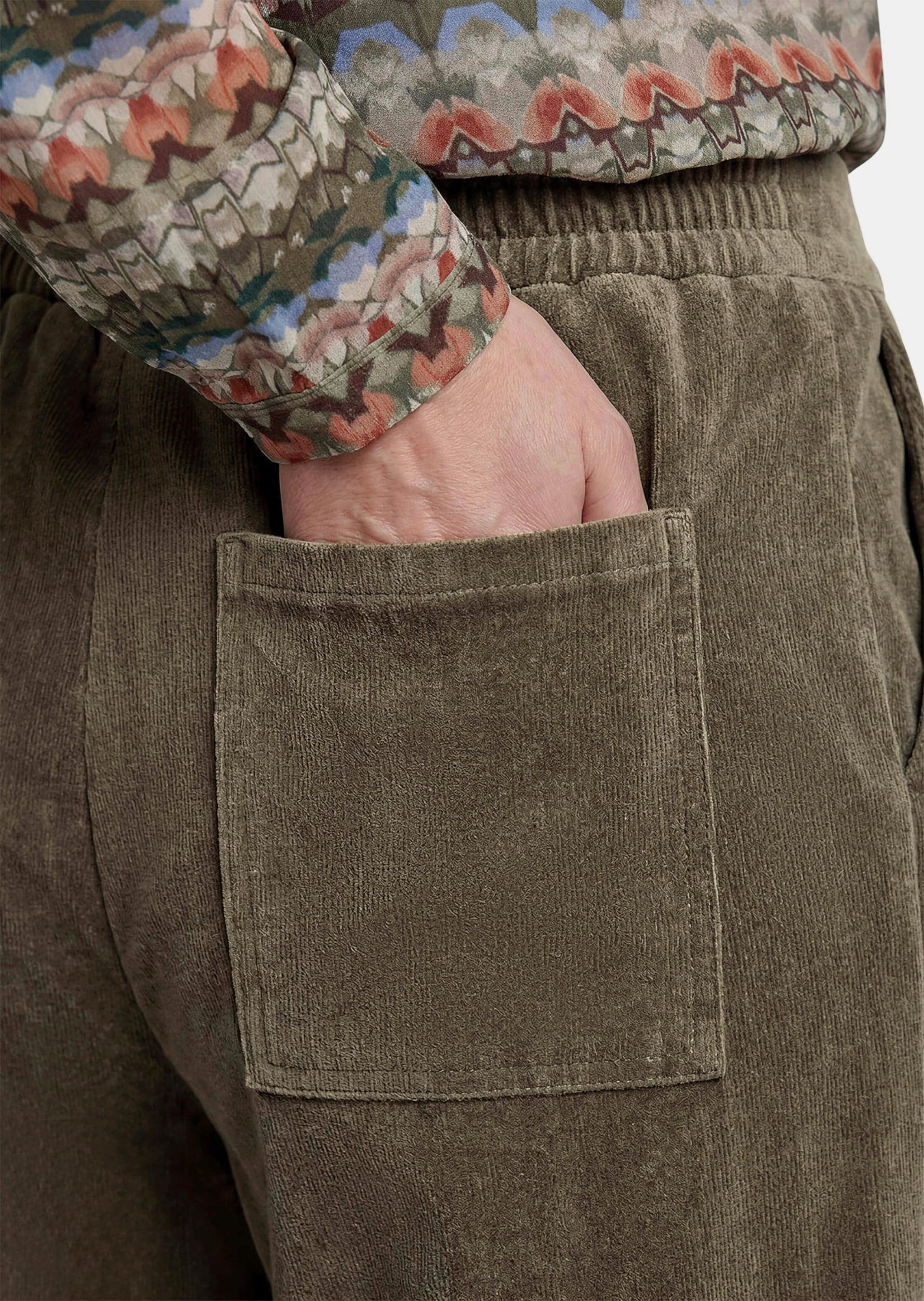 GOLDNER Stoffhose »Cordhose VERA mit weitem Bein«  seitliche Eingriffstaschen