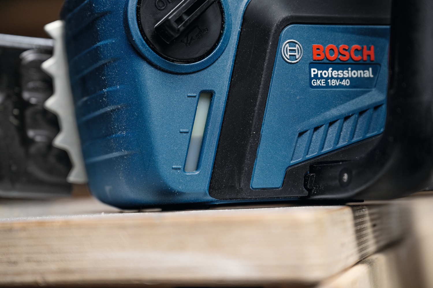 Bosch Professional Akku-Kettensäge »»GKE 18V-40««, ohne Akku, ohne Ladegerät