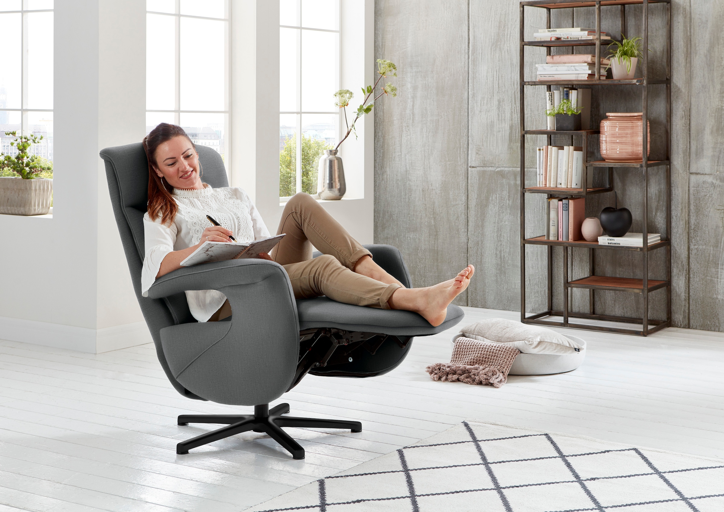 Die PlanBar Relaxsessel »MP-RS18073«, 360° drehbar, inkl. man. Kopfpolsterverstellung u. Relax-Funktion