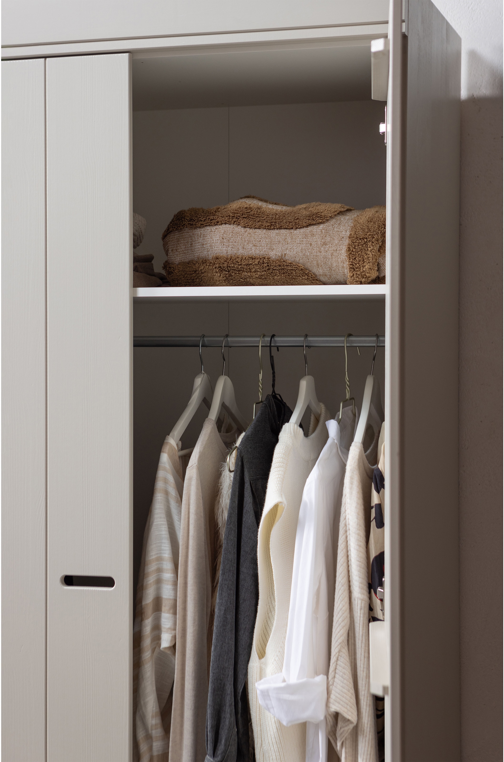 WOOOD Kleiderschrank »WOOOD CONNECT« 2-türiger Kleiderschrank Connect aus FSC-Kiefer, modular & praktisch