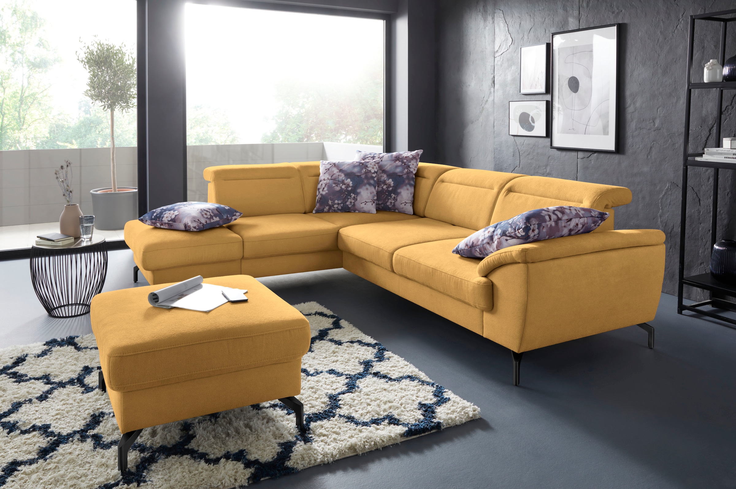 sit&more Ecksofa "Percy L-Form" 15 cm Fußhöhe, Sitztiefenverstellung, wahlweise in 2 Fußfarben
