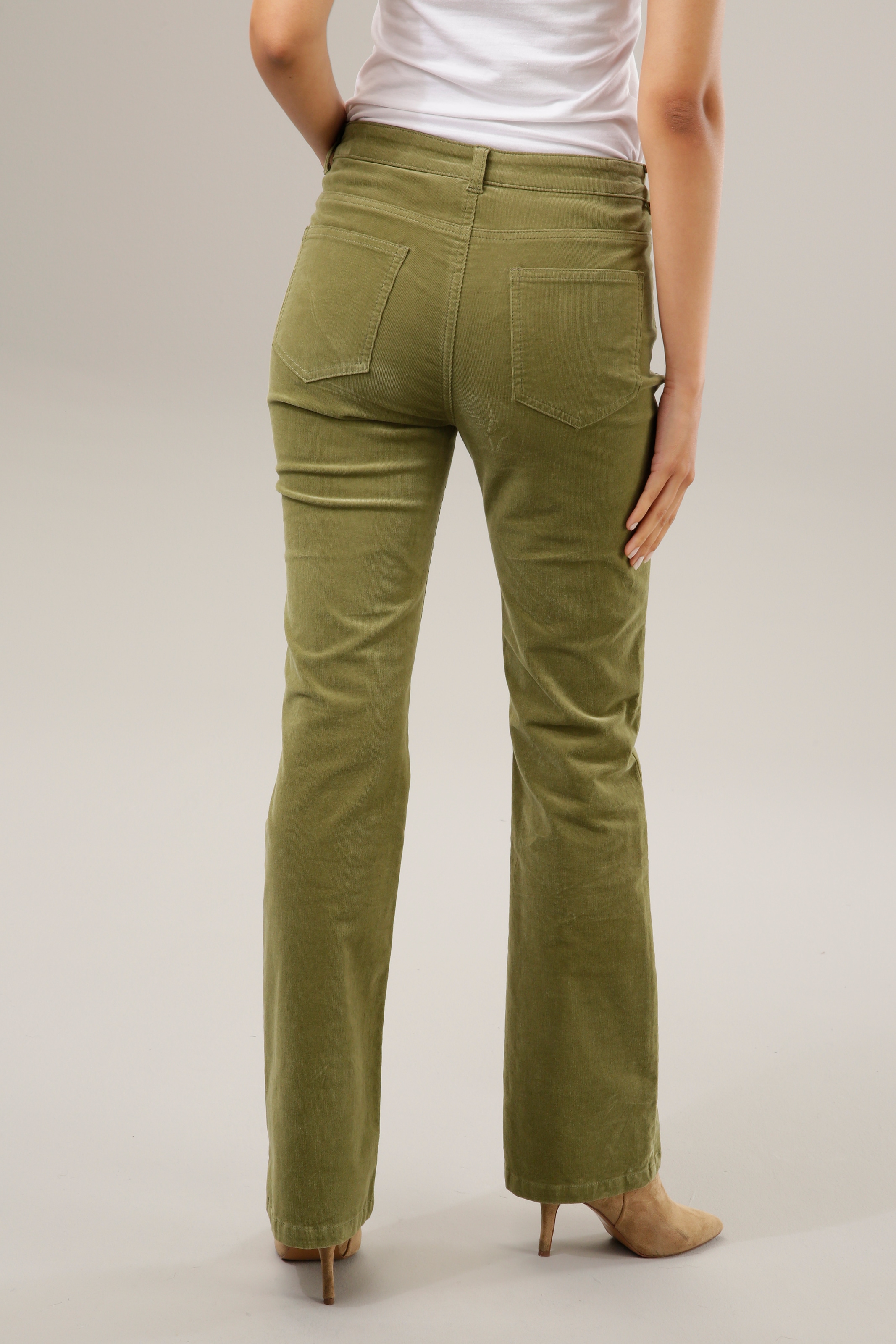 Aniston CASUAL Cordhose, in trendiger Bootcut-Form günstig online kaufen