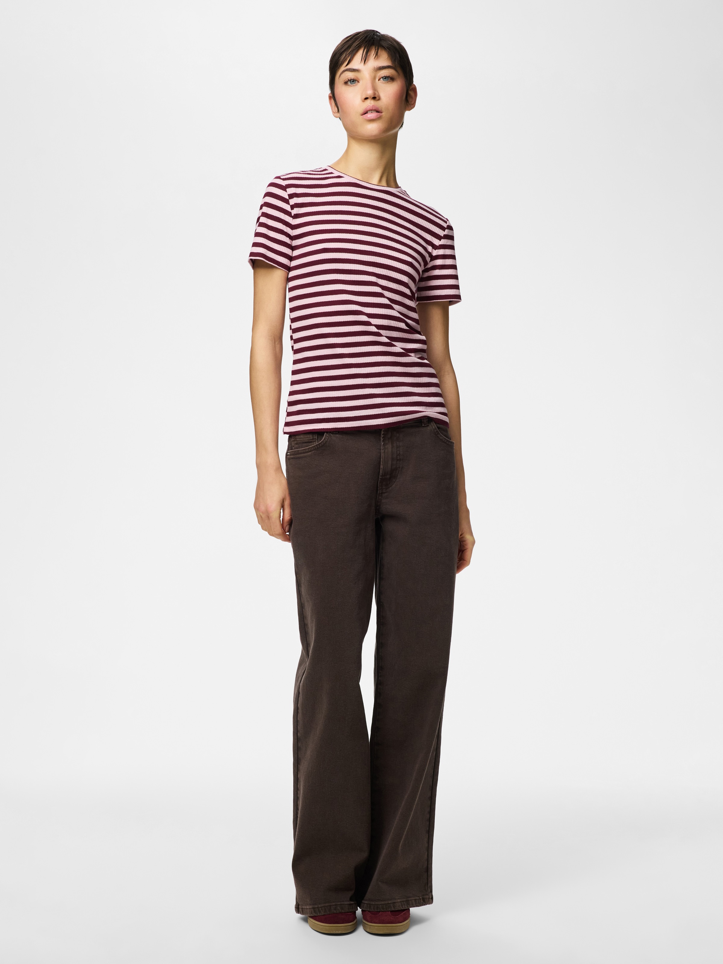 Thumbnail - pieces Kurzarmshirt "PCRUKA SS TOP JRS NOOS BC" mit gerippter Struktur