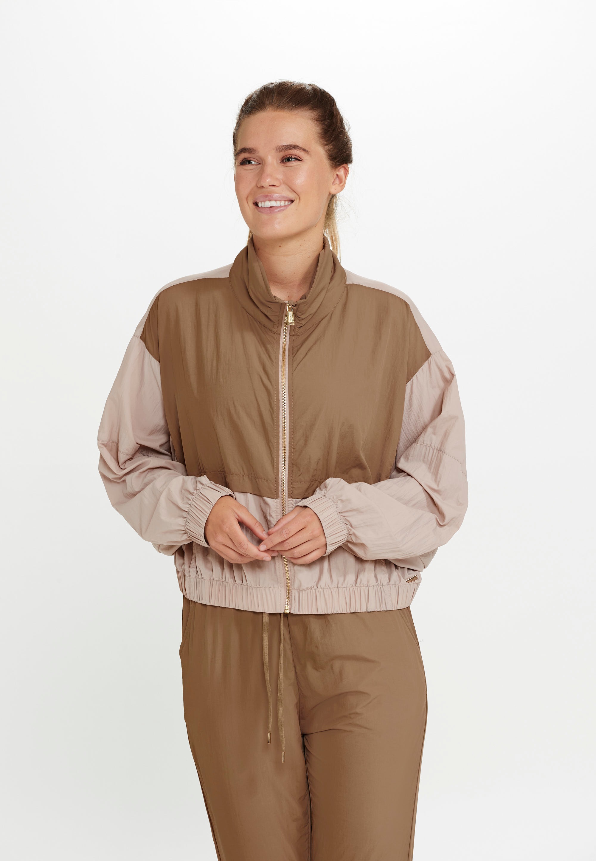 ATHLECIA Trainingsjacke »Tharbia«, in zweifarbigem Design kaufen