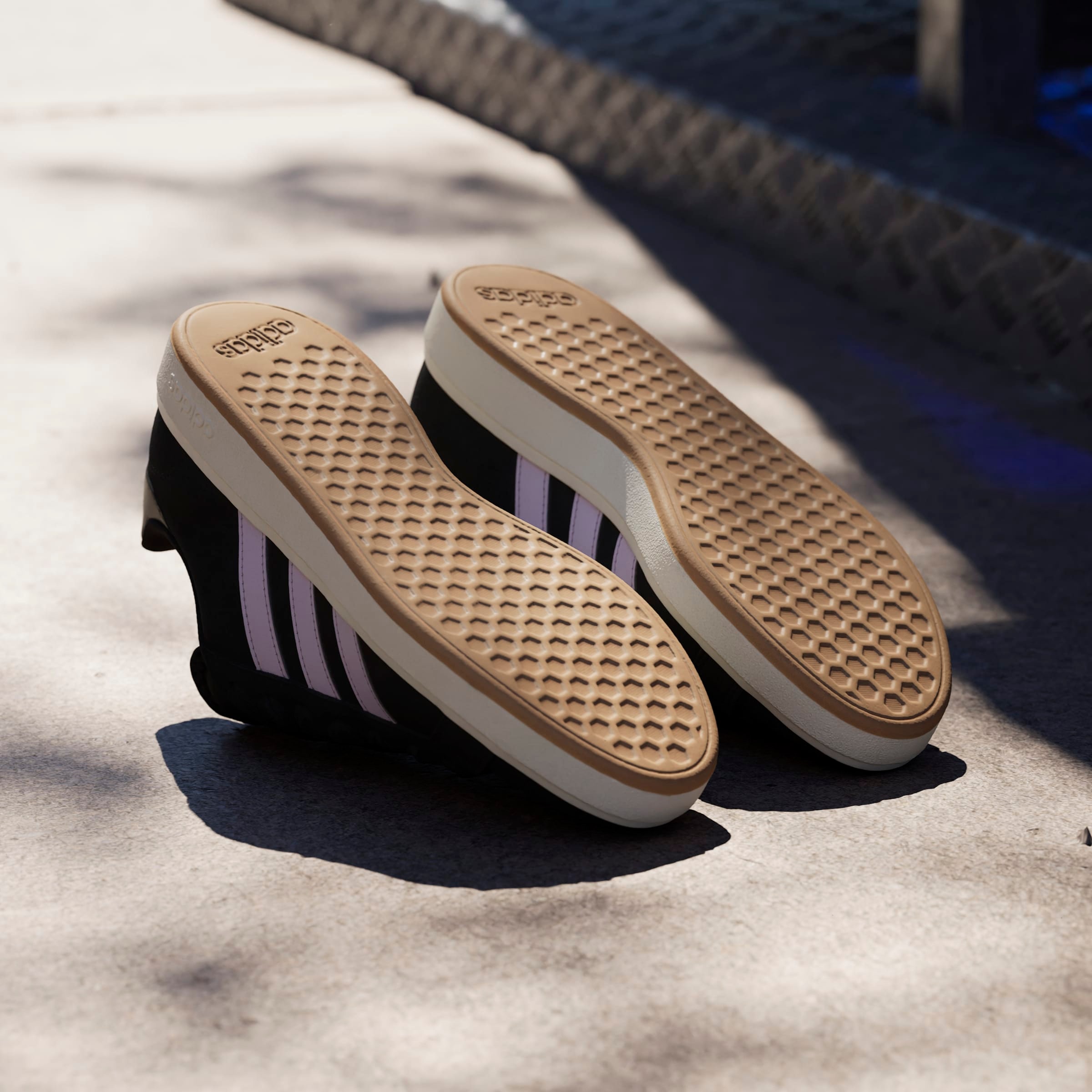 adidas Sportswear Sneaker »GRAND COURT BASE 00S«  Design auf den Spuren des adidas Campus 00