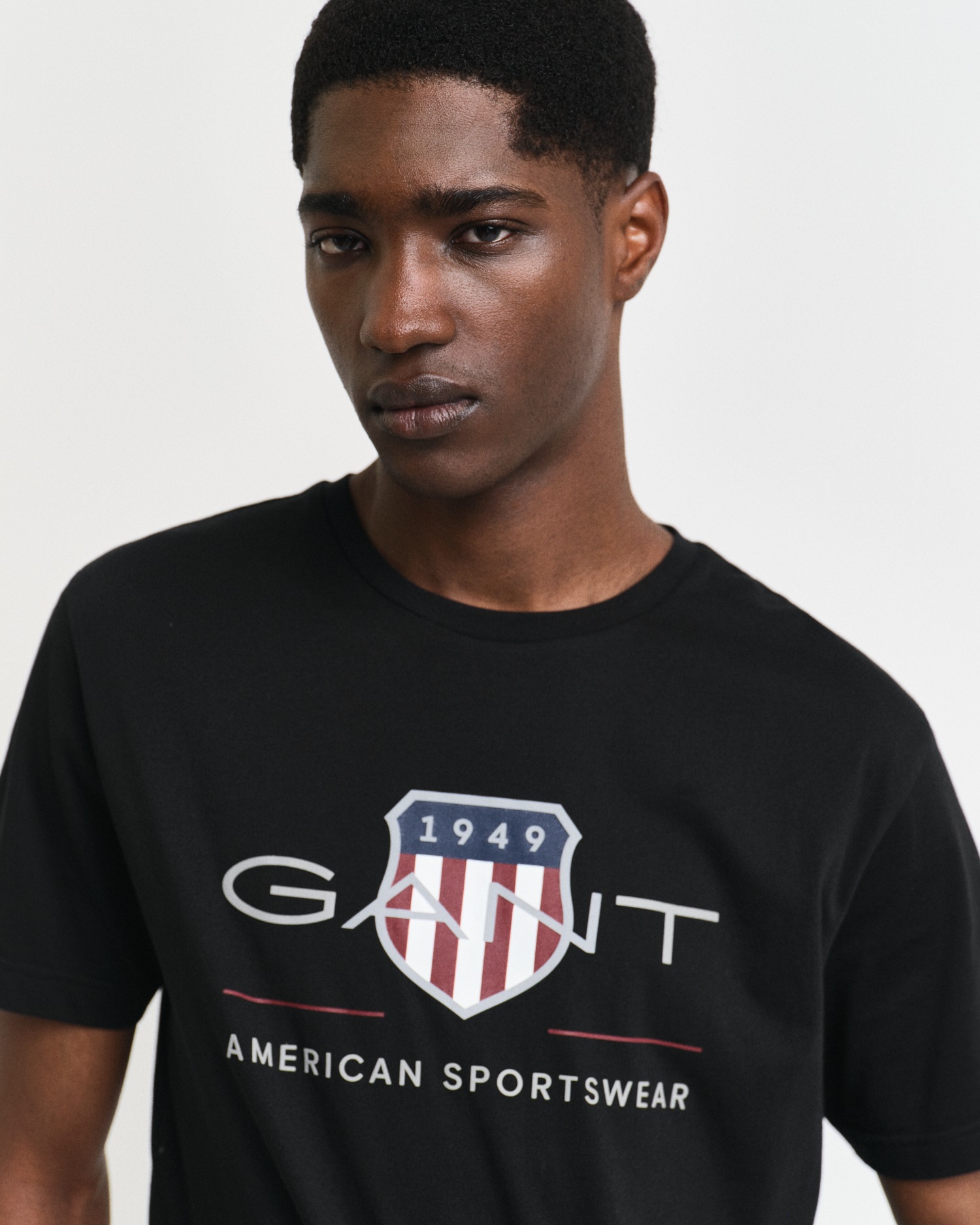 Gant T-Shirt »REG ARCHIVE SHIELD SS T-SHIRT«, mit Logodruck auf der Brust