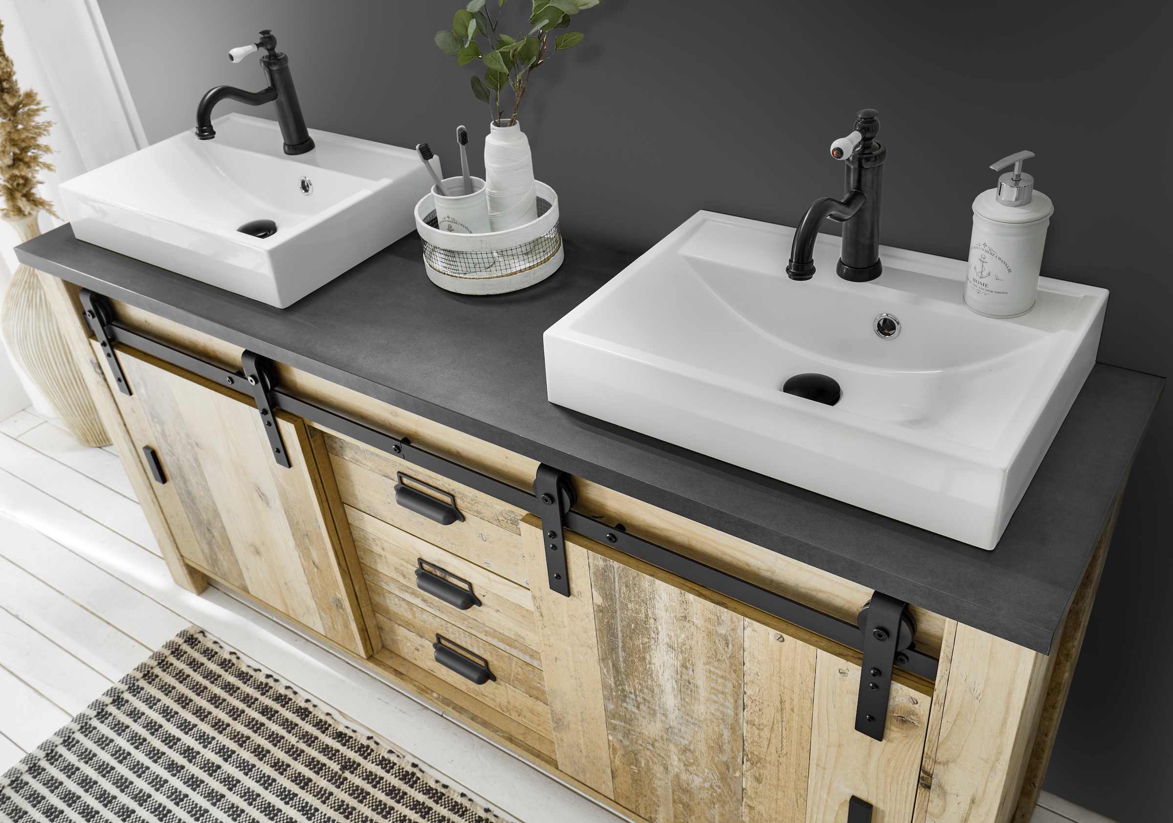 Home affaire Badmöbel-Set »SHERWOOD, Bad im modernen Design, 3-teiliges Badezimmer«, (3 St.), in 2 Farben verfügbar, Scheunentorbeschlag & Apothekergriff aus Metall