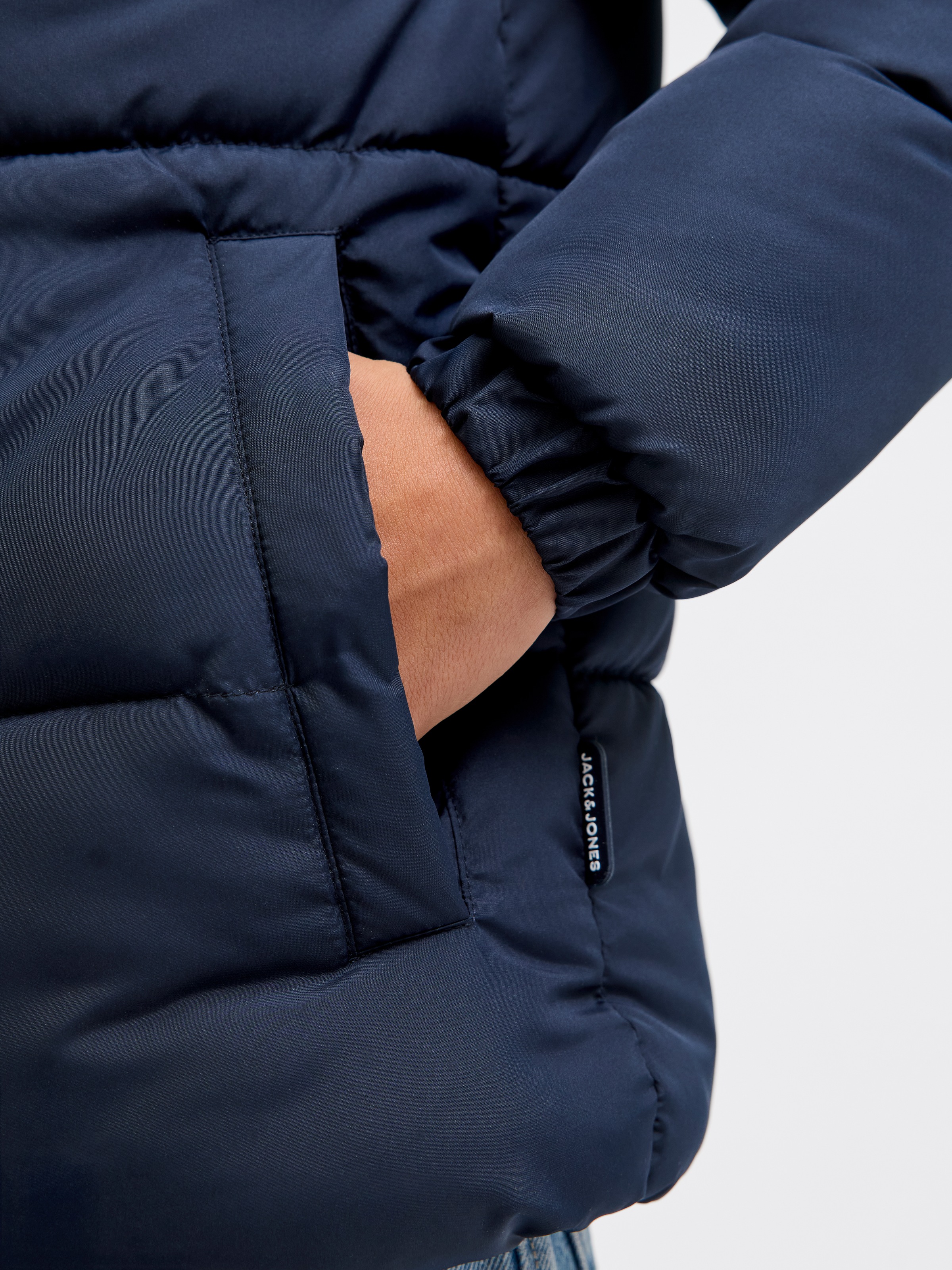 Thumbnail - Jack & Jones Junior Steppjacke "JJMAZE PUFFER HOOD JNR" mit Kapuze