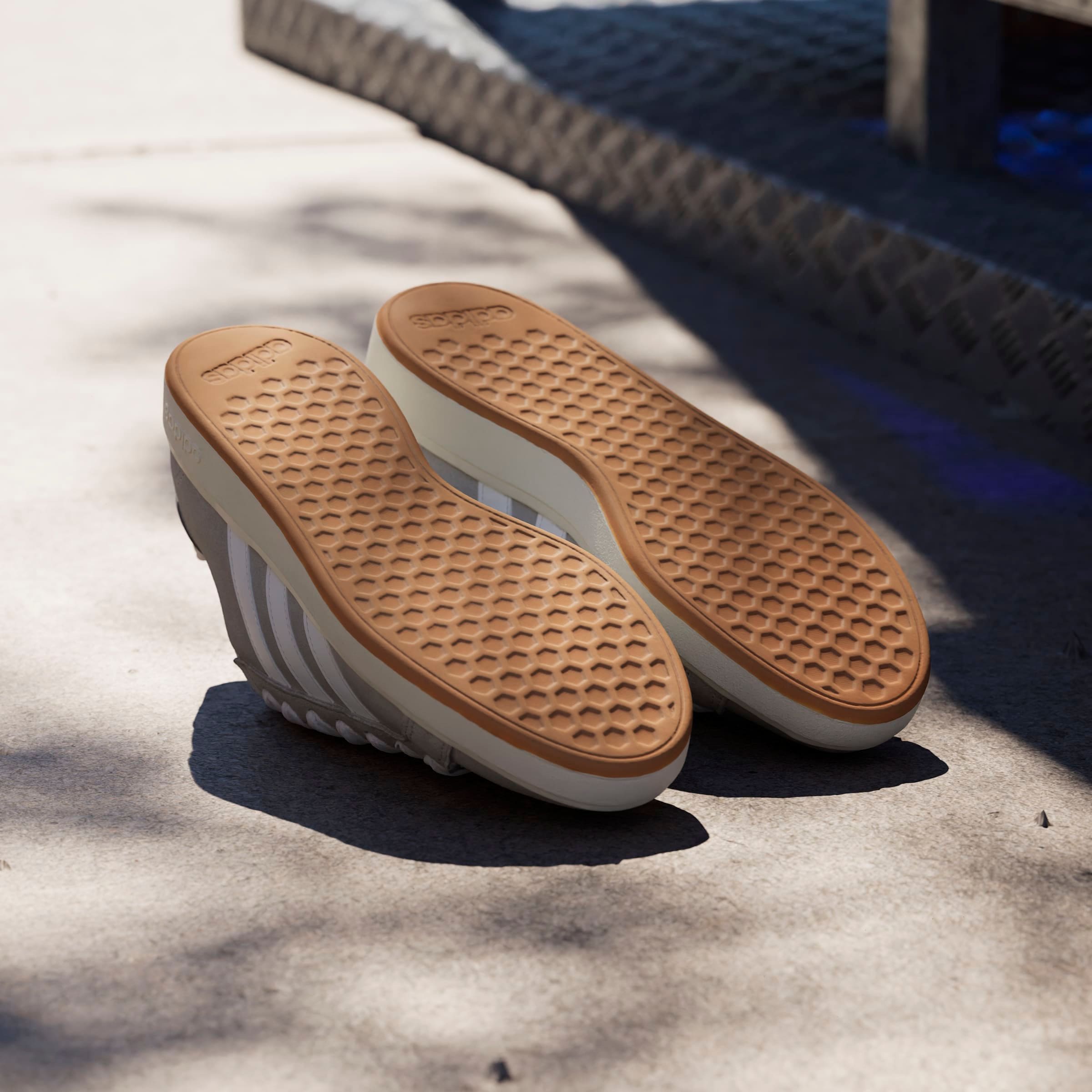 adidas Sportswear Sneaker »GRAND COURT BASE 00S«, Design auf den Spuren des adidas Campus 00