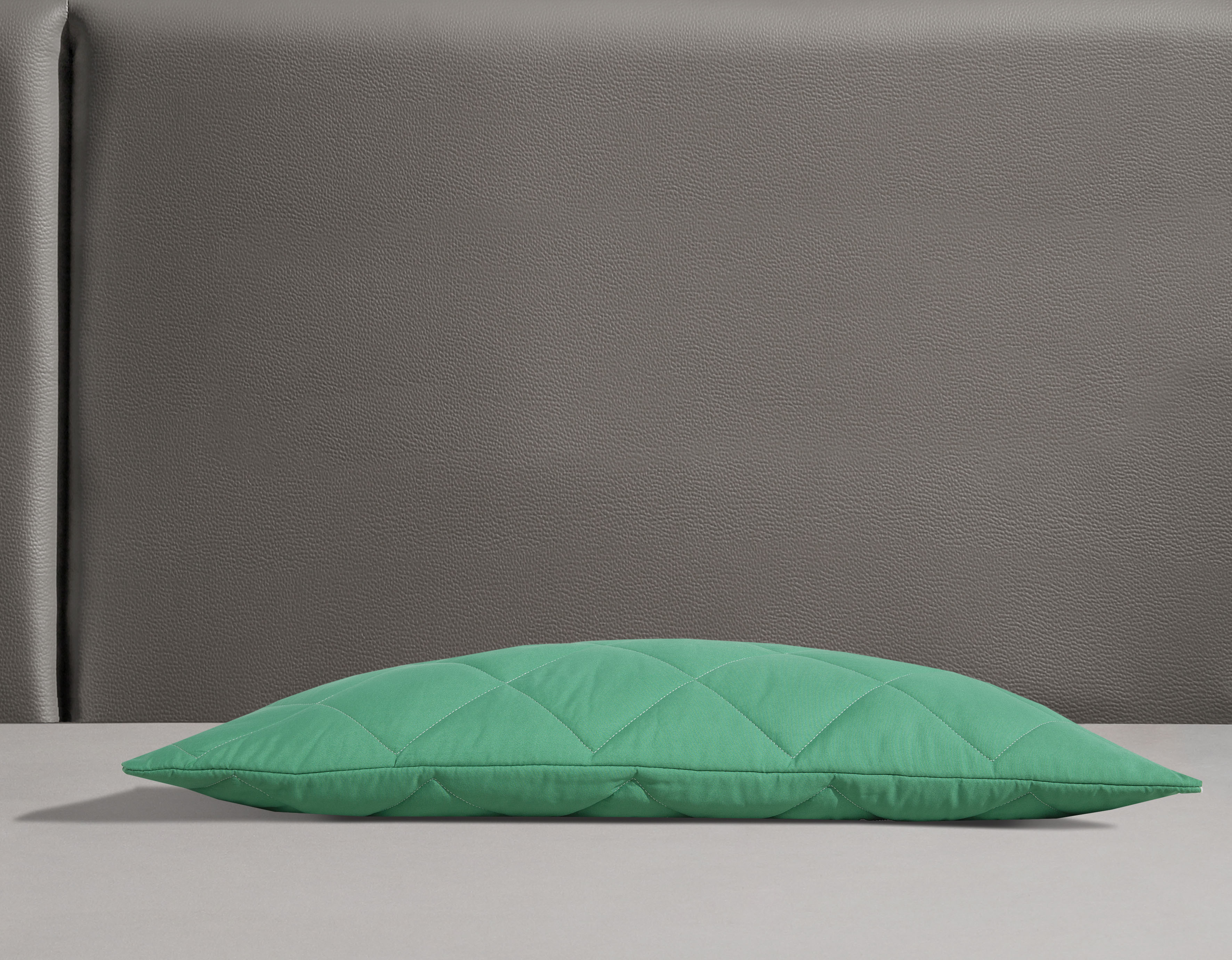 Thumbnail - my home Microfaserkissen "Microlux Kopfkissen 40x80 cm, 80x80 cm" Füllung: 3D-Faserbaellchen 1 Stk. tlg. Kissen, in den ...