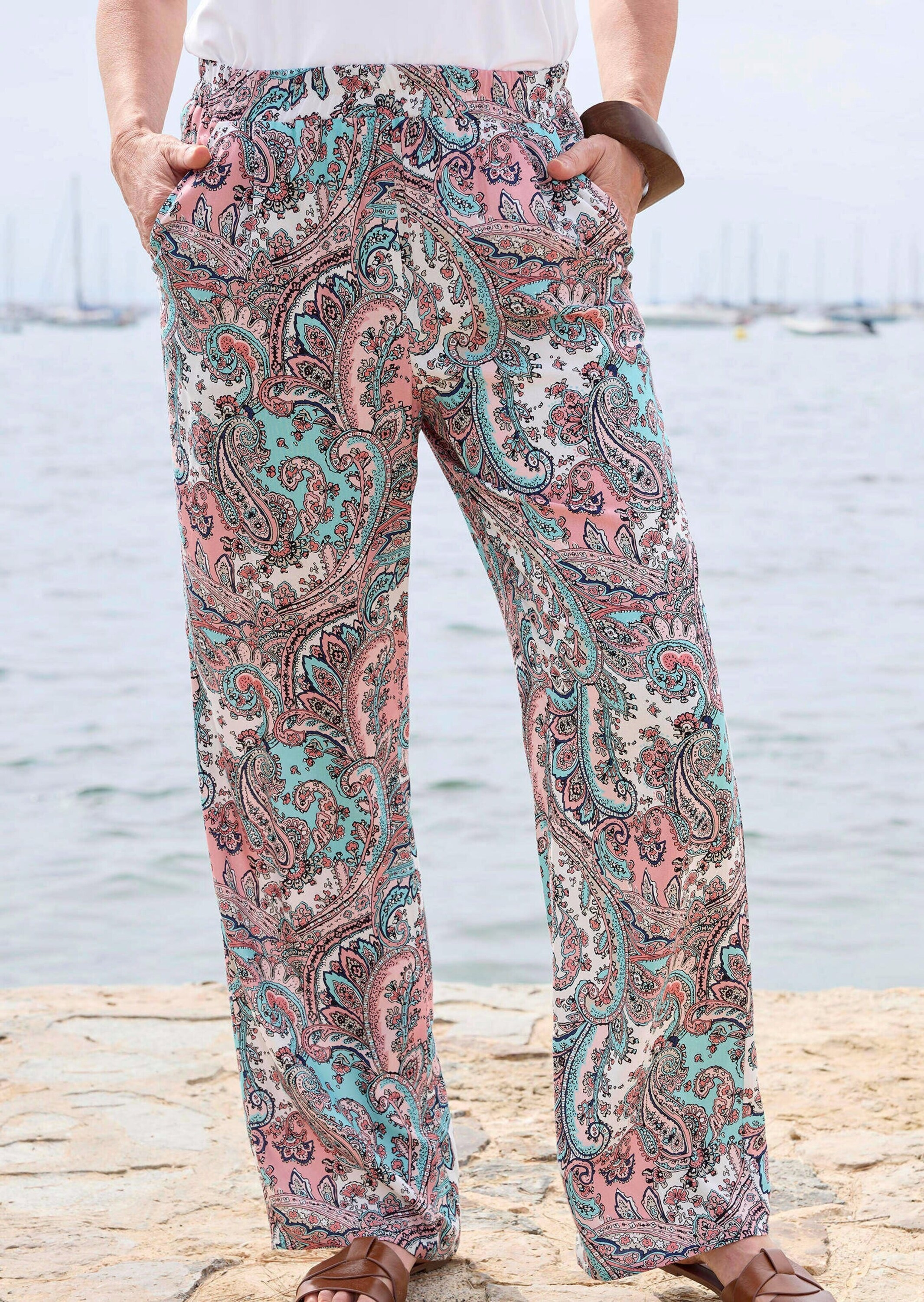 Stoffhose GOLDNER "Kurzgröße Lange Viskose Schlupfhose mit Paisley-Print und weitem Bein", Damen, Gr. 25, K-Gr, rosa (rosé, gemustert), Obermaterial: 100% Viskose CV., Hosen Stoffhose 2