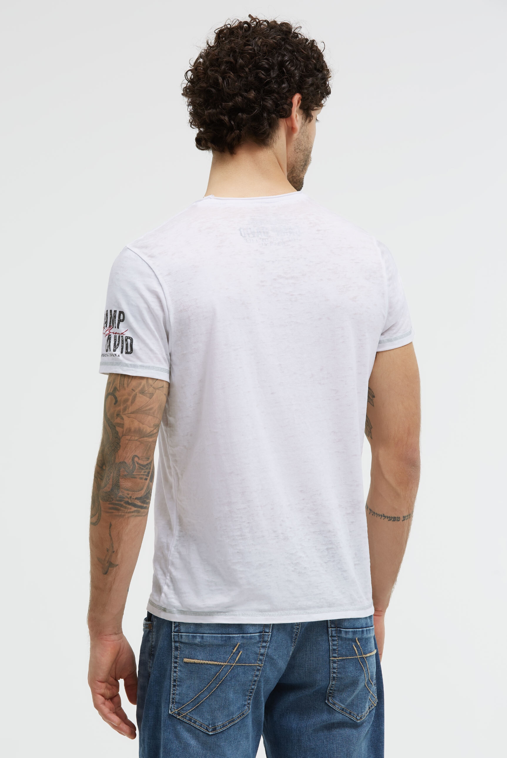 CAMP DAVID Rundhalsshirt mit offener Kante am Ausschnitt